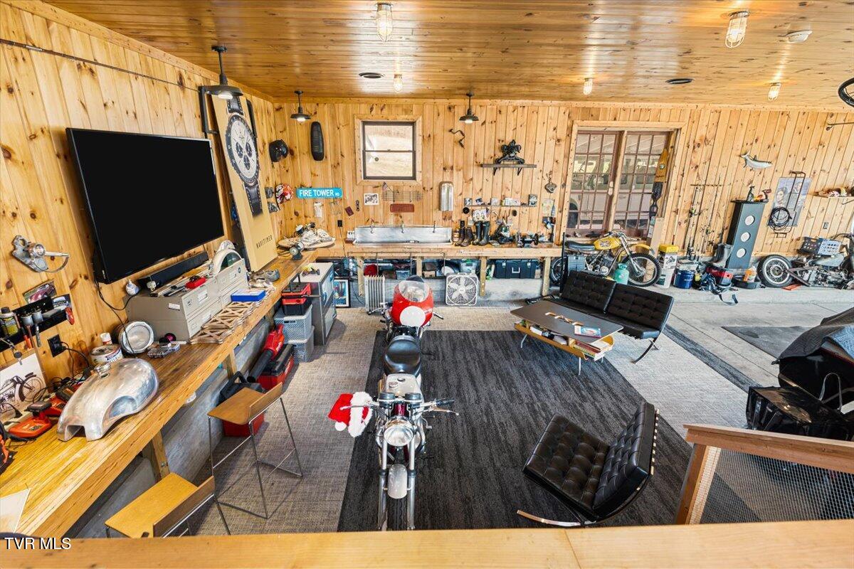 Johnson City, Tennessee, 37604, United States, 5 Bedrooms Bedrooms, ,6 BathroomsBathrooms,Residential,Active,2013176