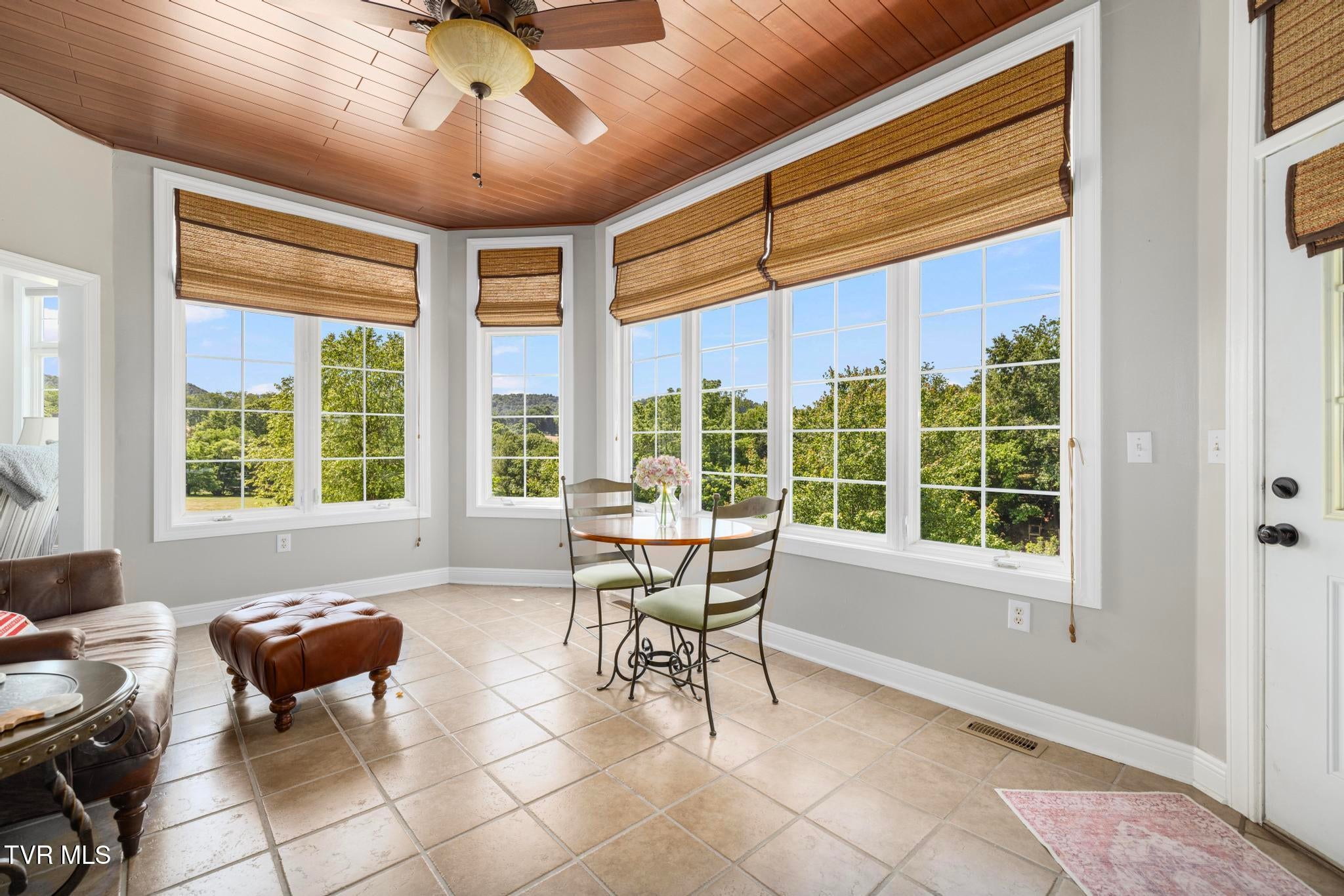 Piney Flats, Tennessee, 37686, United States, 5 Bedrooms Bedrooms, ,5 BathroomsBathrooms,Residential,Active,1849555
