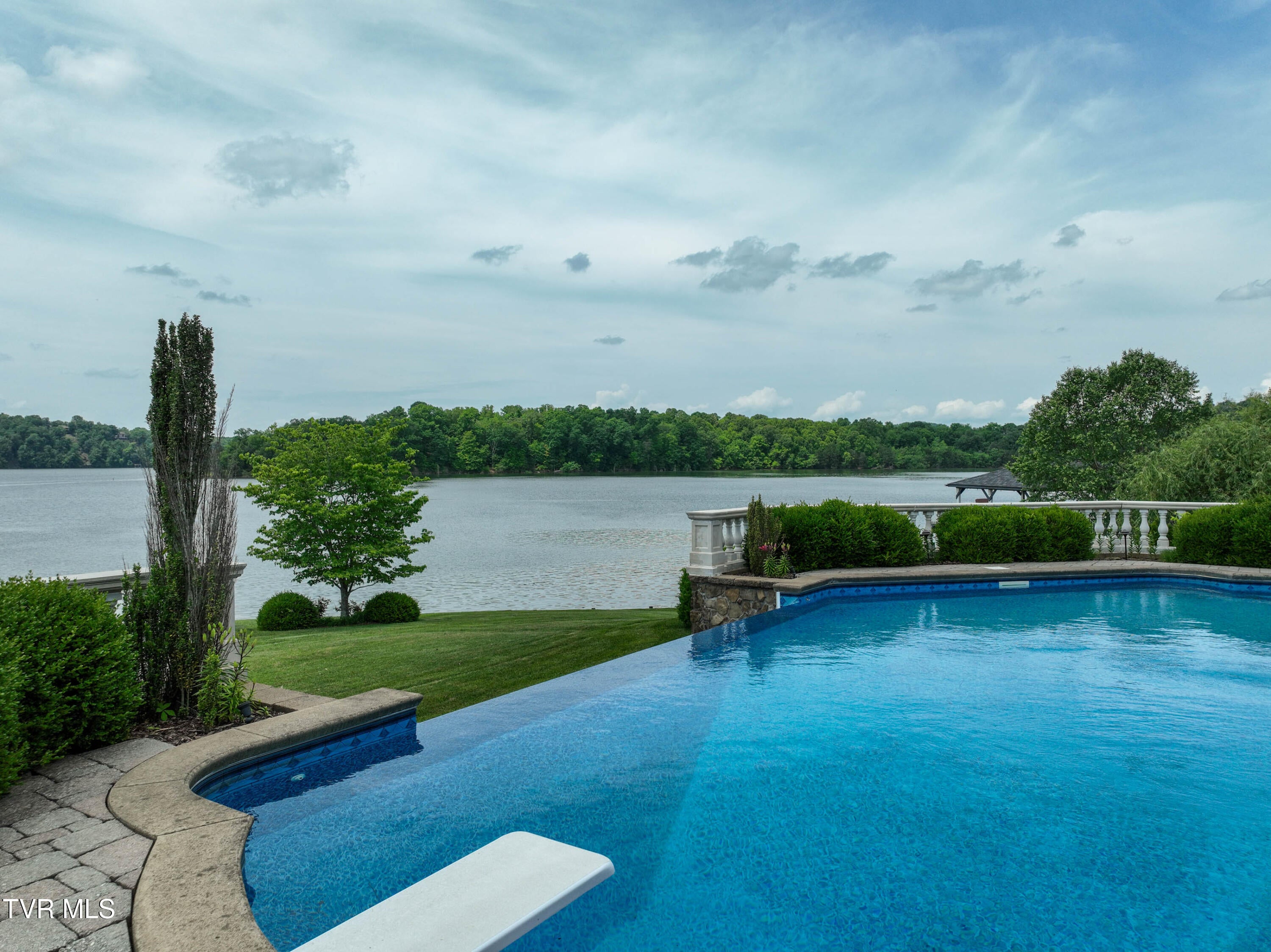 Johnson City, Tennessee, 37615, United States, ,6 BathroomsBathrooms,Residential,Active,1773218