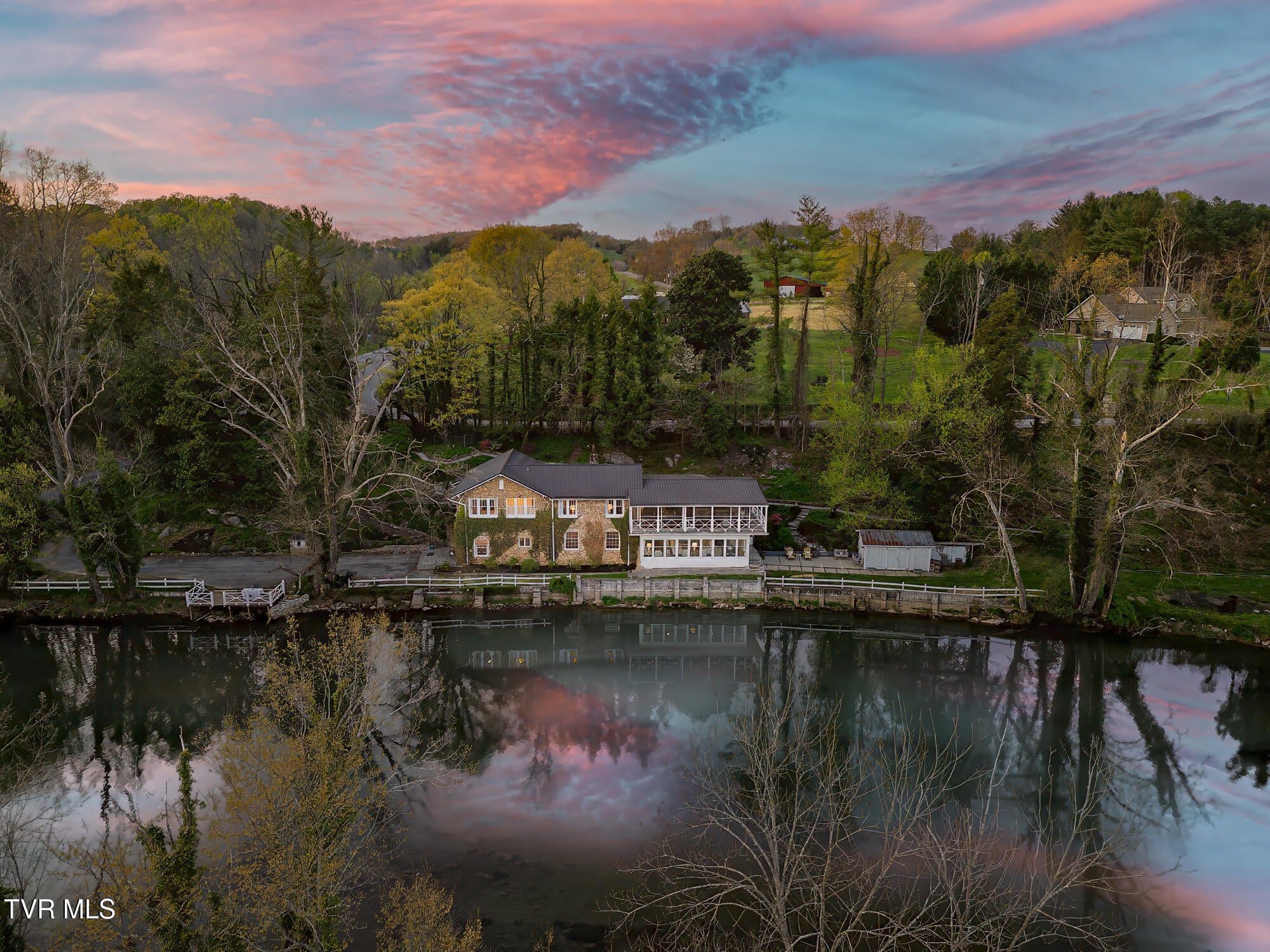 Bristol, Tennessee, 37620, United States, 3 Bedrooms Bedrooms, ,3 BathroomsBathrooms,Residential,Active,2007074