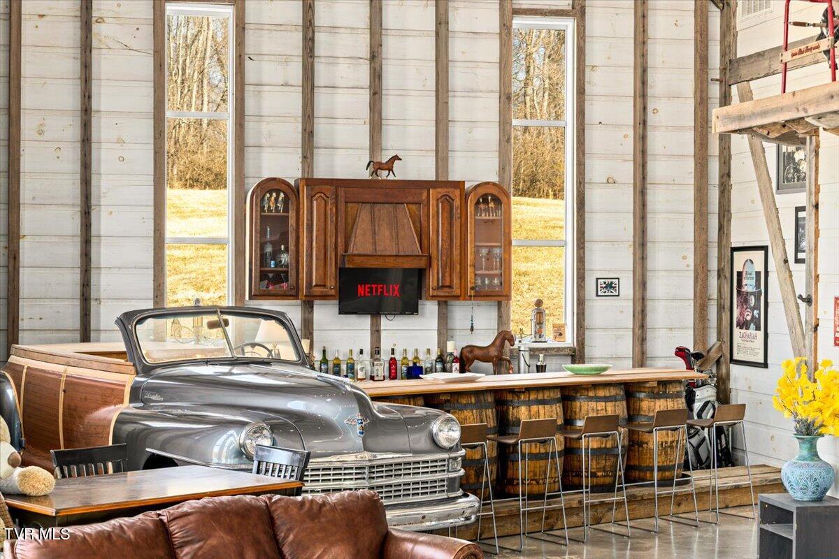 Johnson City, Tennessee, 37604, United States, 5 Bedrooms Bedrooms, ,6 BathroomsBathrooms,Residential,Active,2013176