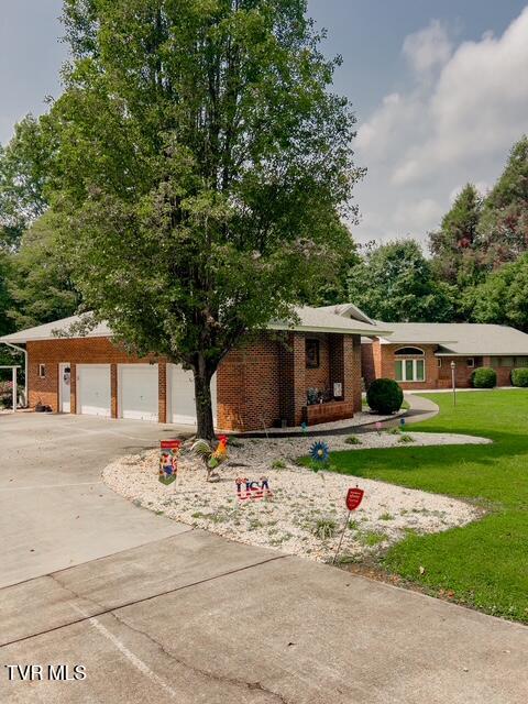 Unicoi, Tennessee, 37692, United States, 3 Bedrooms Bedrooms, ,4 BathroomsBathrooms,Residential,Active,1936616