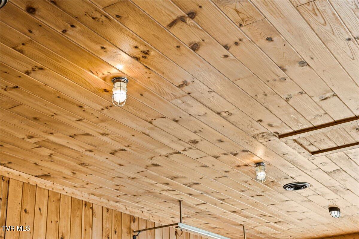 Johnson City, Tennessee, 37604, United States, 5 Bedrooms Bedrooms, ,6 BathroomsBathrooms,Residential,Active,2013176