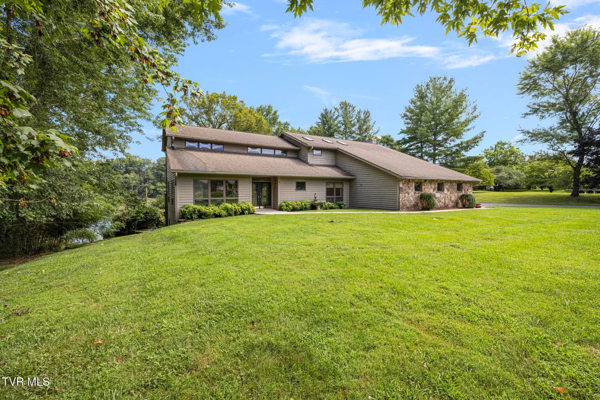 Gray, Tennessee, 37615, United States, 4 Bedrooms Bedrooms, ,5 BathroomsBathrooms,Residential,Active,1904698