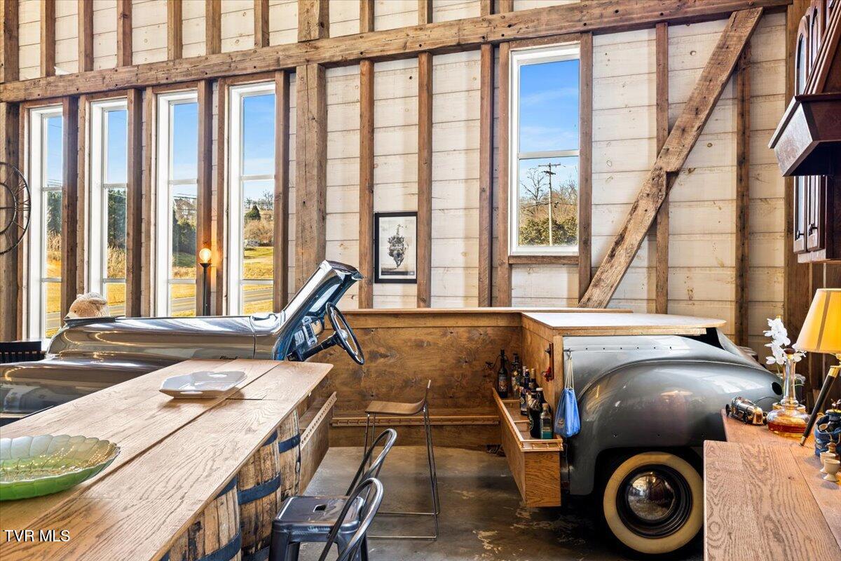 Johnson City, Tennessee, 37604, United States, 5 Bedrooms Bedrooms, ,6 BathroomsBathrooms,Residential,Active,2013176