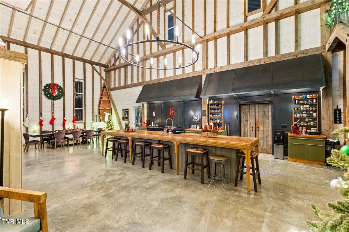 Johnson City, Tennessee, 37604, United States, 5 Bedrooms Bedrooms, ,6 BathroomsBathrooms,Residential,Active,2013176