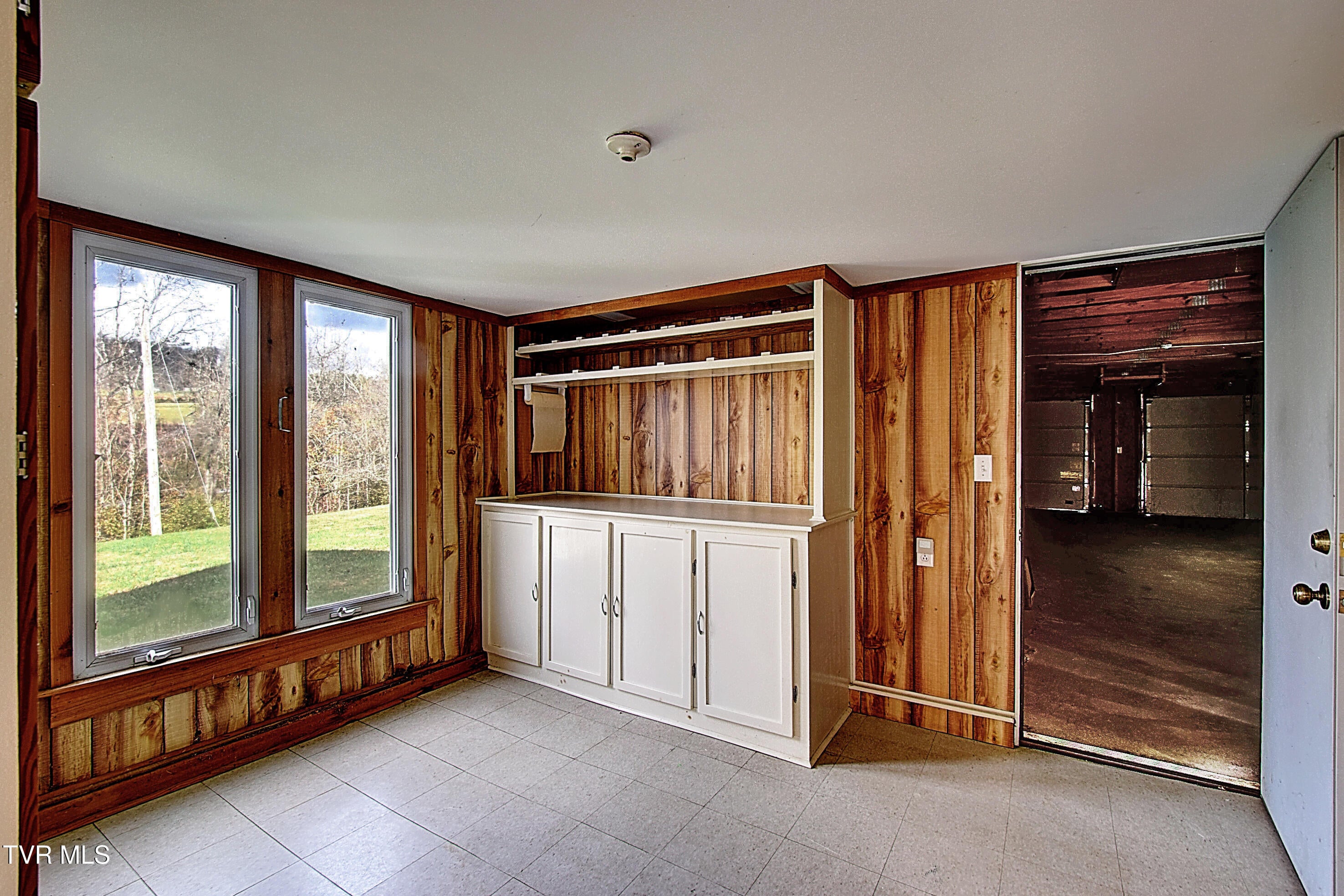 Johnson City, Tennessee, 37601, United States, 4 Bedrooms Bedrooms, ,3 BathroomsBathrooms,Residential,Active,1999331