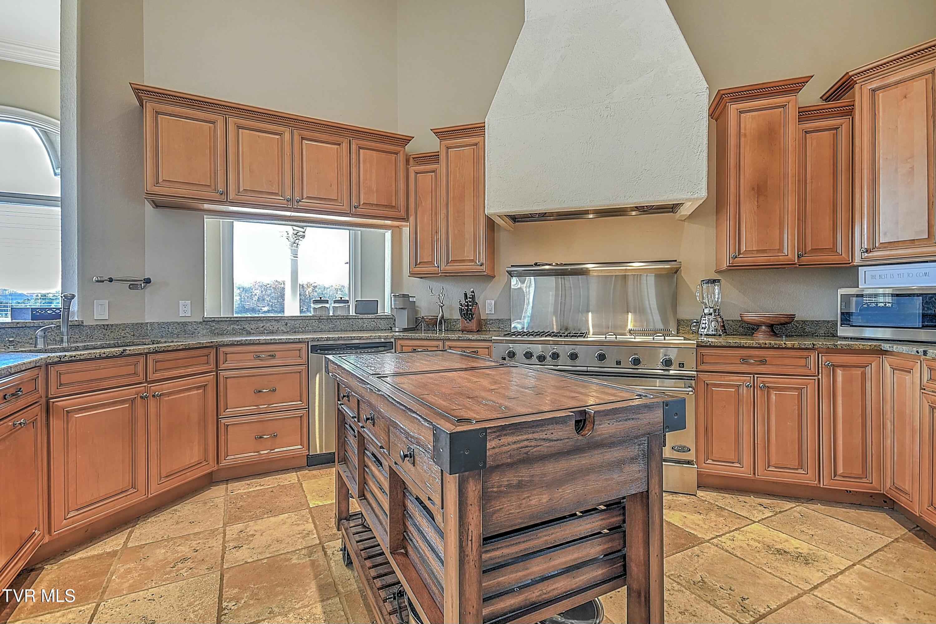 Johnson City, Tennessee, 37615, United States, ,6 BathroomsBathrooms,Residential,Active,1773218