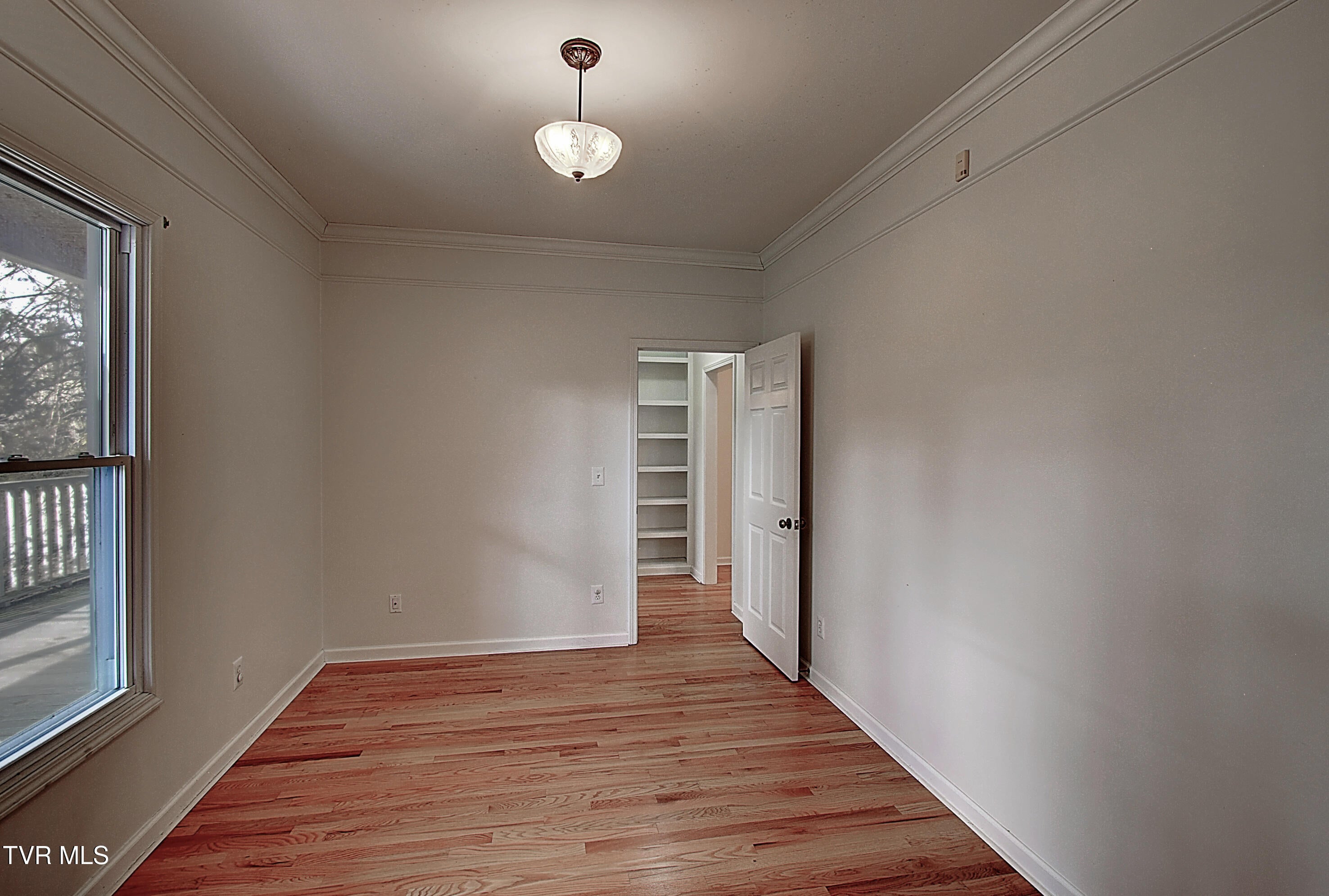 Johnson City, Tennessee, 37601, United States, 4 Bedrooms Bedrooms, ,3 BathroomsBathrooms,Residential,Active,1999331