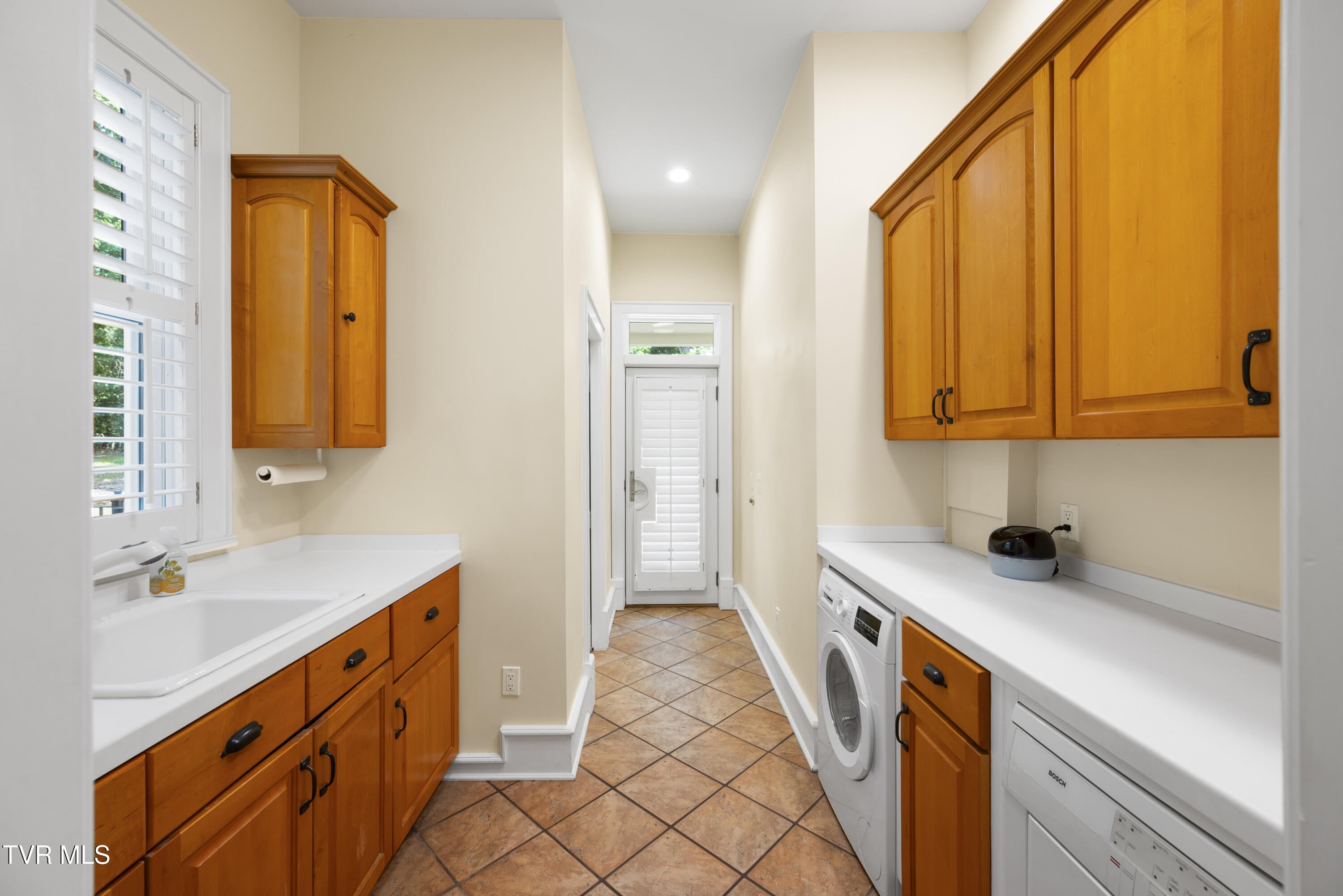 Blountville, Tennessee, 37617, United States, 8 Bedrooms Bedrooms, ,8 BathroomsBathrooms,Residential,Active,2007073