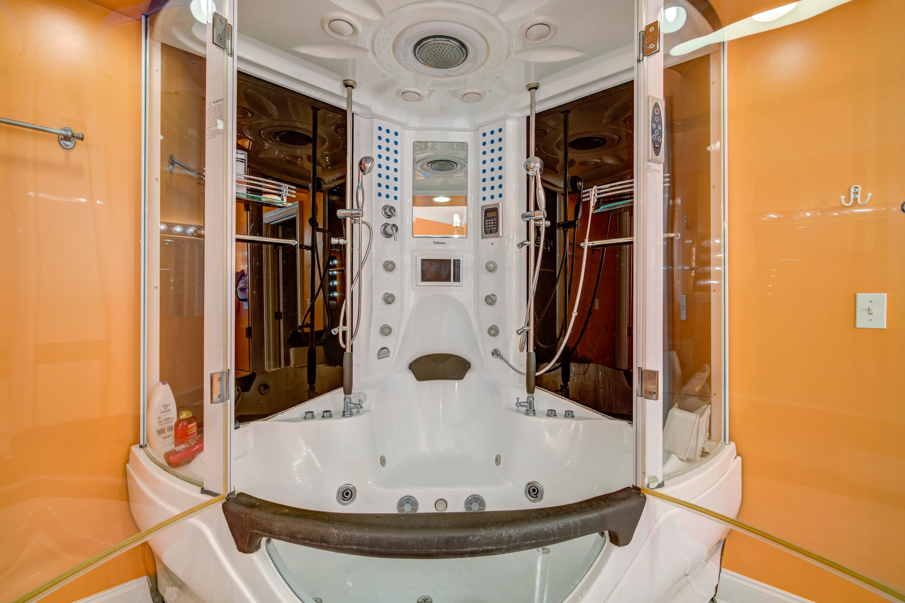 Johnson City, Tennessee, 37601, United States, ,11 BathroomsBathrooms,Residential,Active,1769538