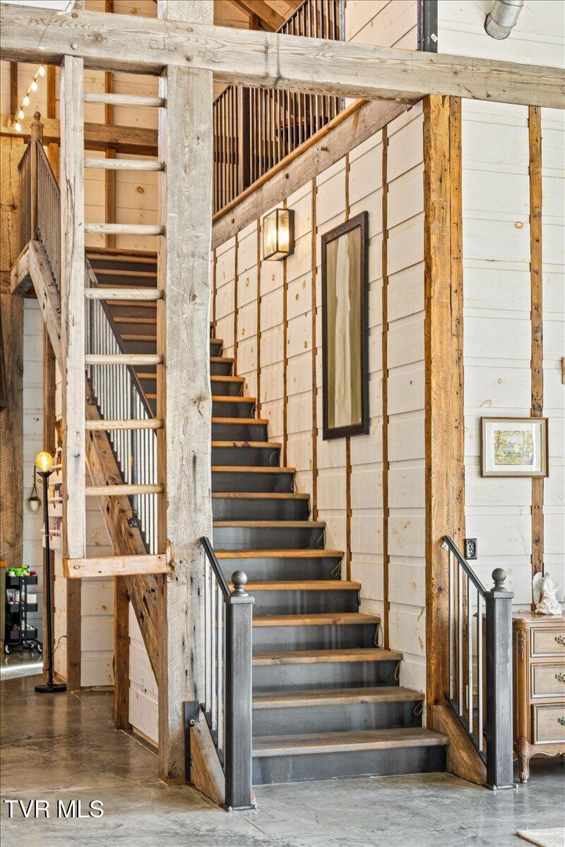 Johnson City, Tennessee, 37604, United States, 5 Bedrooms Bedrooms, ,6 BathroomsBathrooms,Residential,Active,2013176