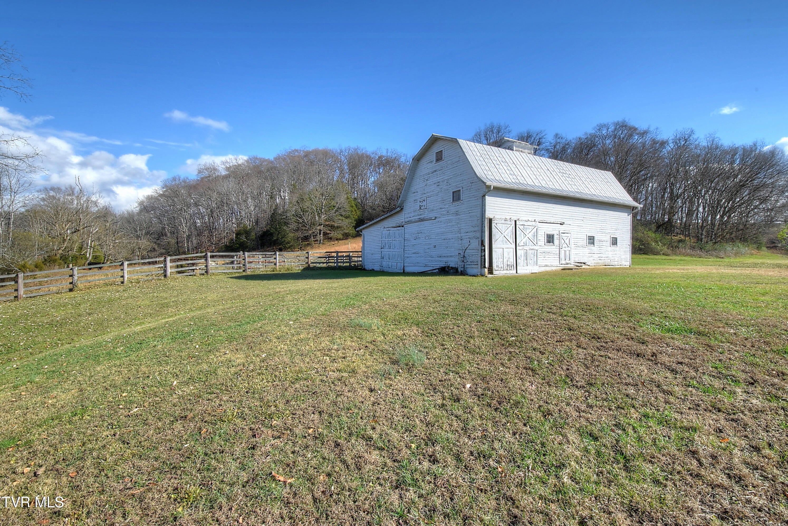 Johnson City, Tennessee, 37601, United States, 4 Bedrooms Bedrooms, ,3 BathroomsBathrooms,Residential,Active,1999331