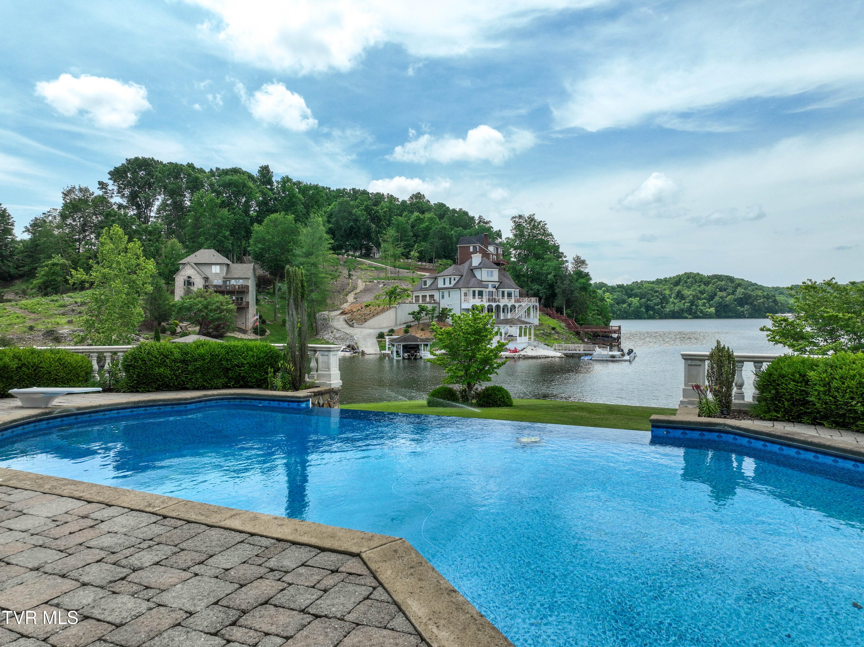 Johnson City, Tennessee, 37615, United States, ,6 BathroomsBathrooms,Residential,Active,1773218