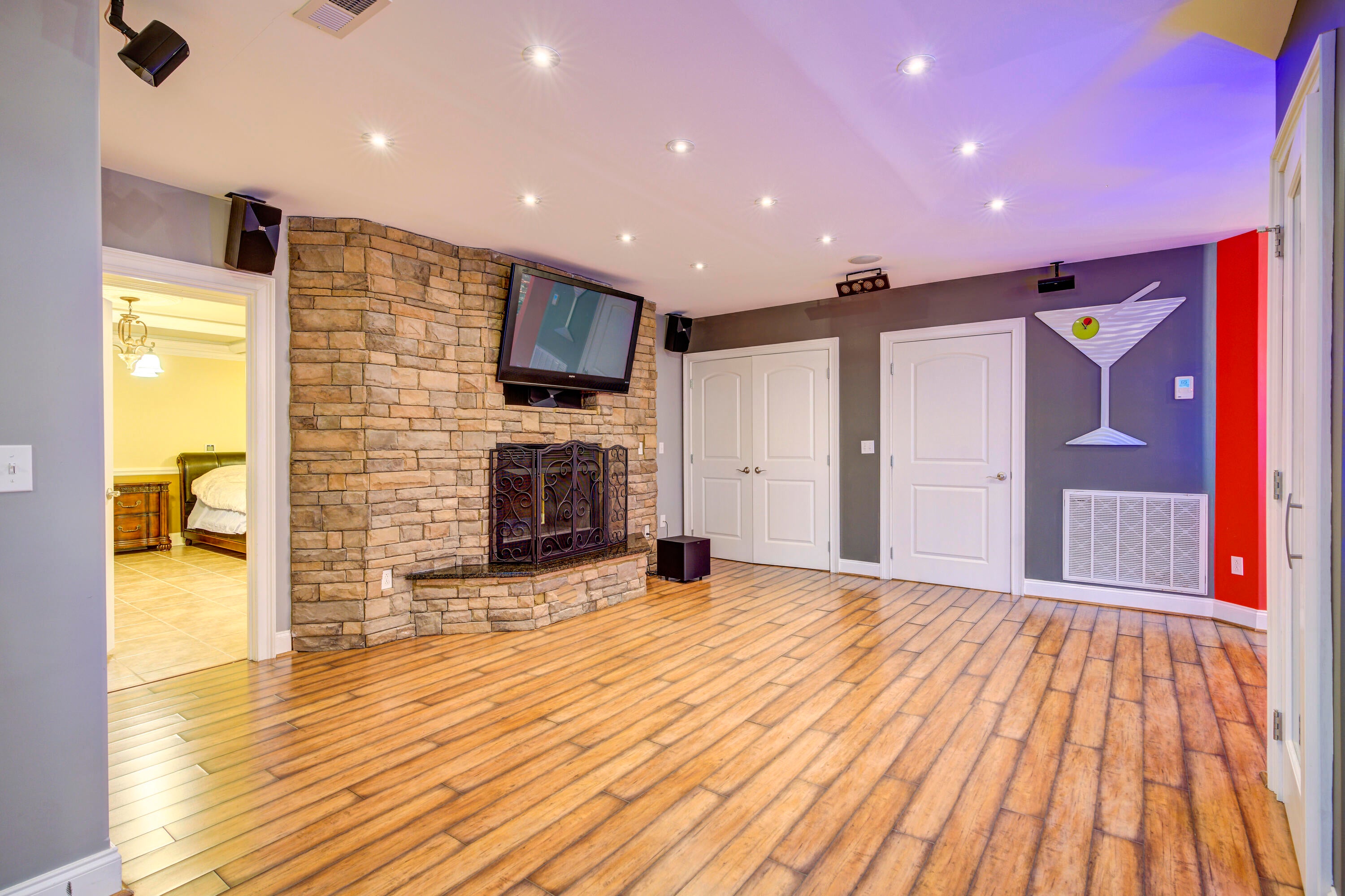 Johnson City, Tennessee, 37601, United States, ,11 BathroomsBathrooms,Residential,Active,1769538