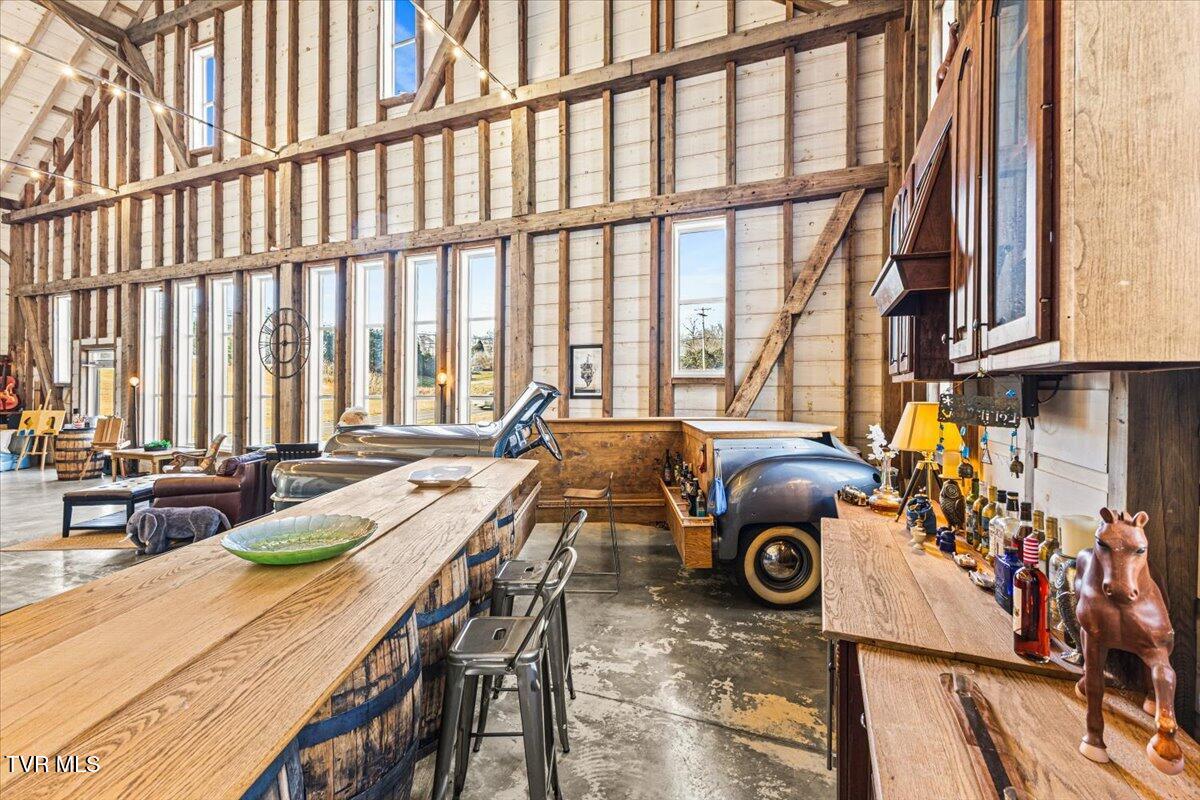 Johnson City, Tennessee, 37604, United States, 5 Bedrooms Bedrooms, ,6 BathroomsBathrooms,Residential,Active,2013176