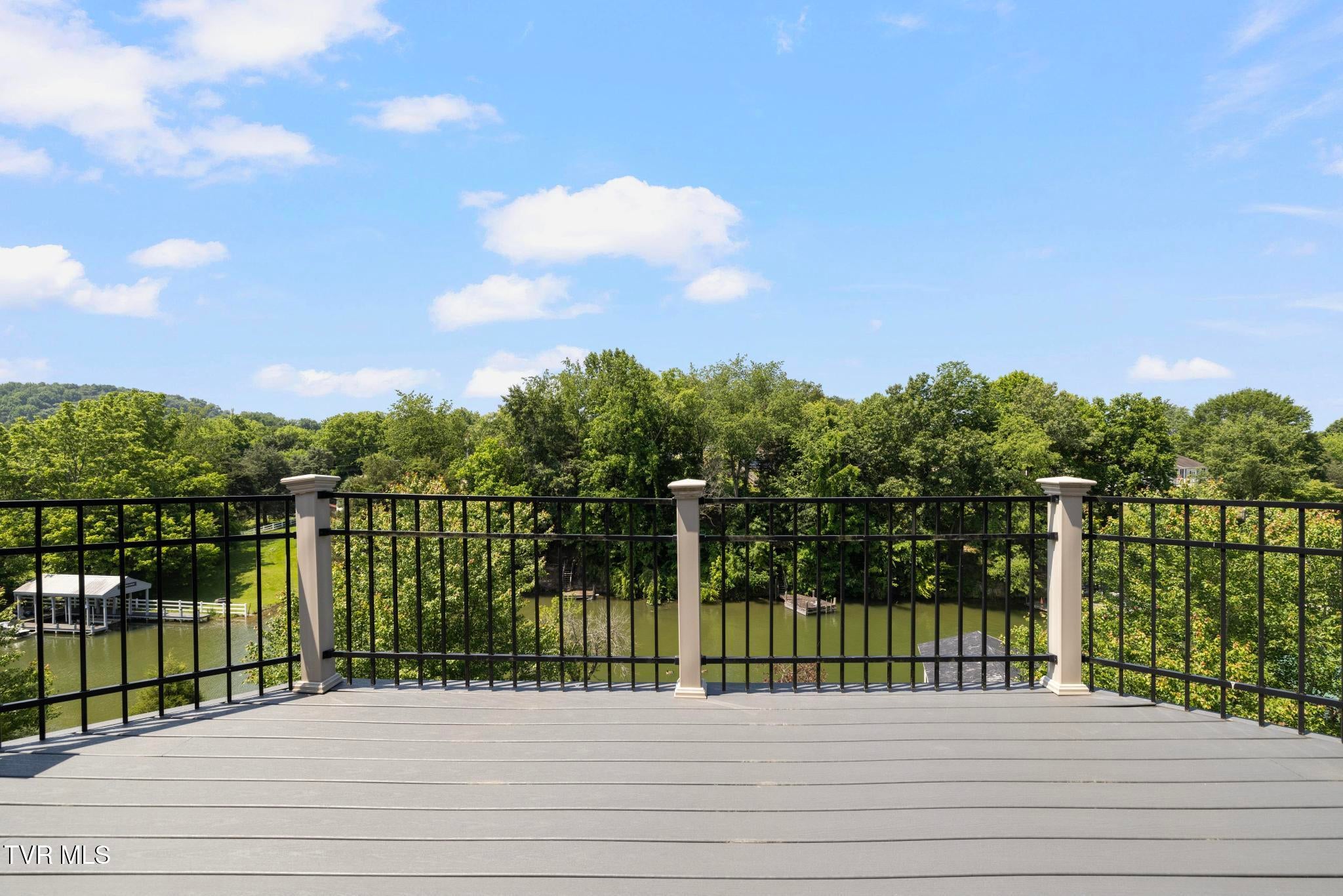 Piney Flats, Tennessee, 37686, United States, 5 Bedrooms Bedrooms, ,5 BathroomsBathrooms,Residential,Active,1849555