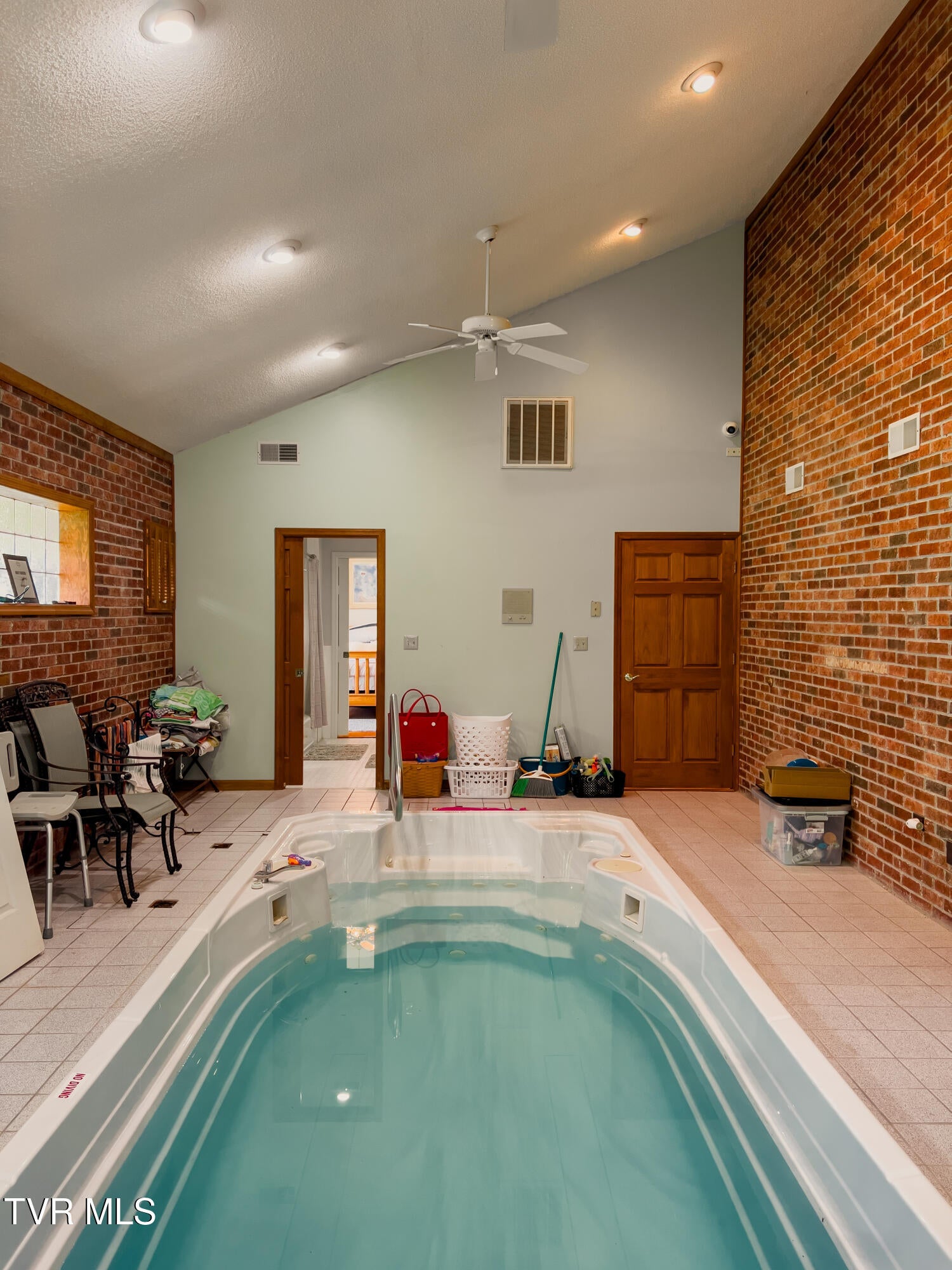 Unicoi, Tennessee, 37692, United States, 3 Bedrooms Bedrooms, ,4 BathroomsBathrooms,Residential,Active,1936616