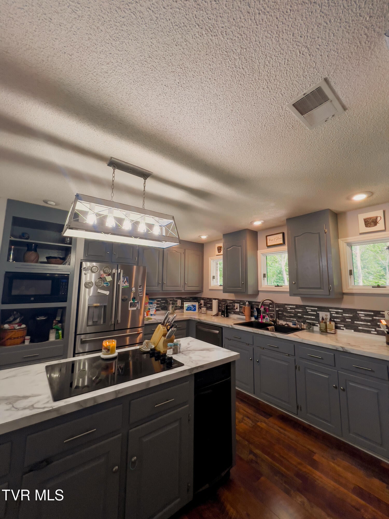 Unicoi, Tennessee, 37692, United States, 3 Bedrooms Bedrooms, ,4 BathroomsBathrooms,Residential,Active,1936616