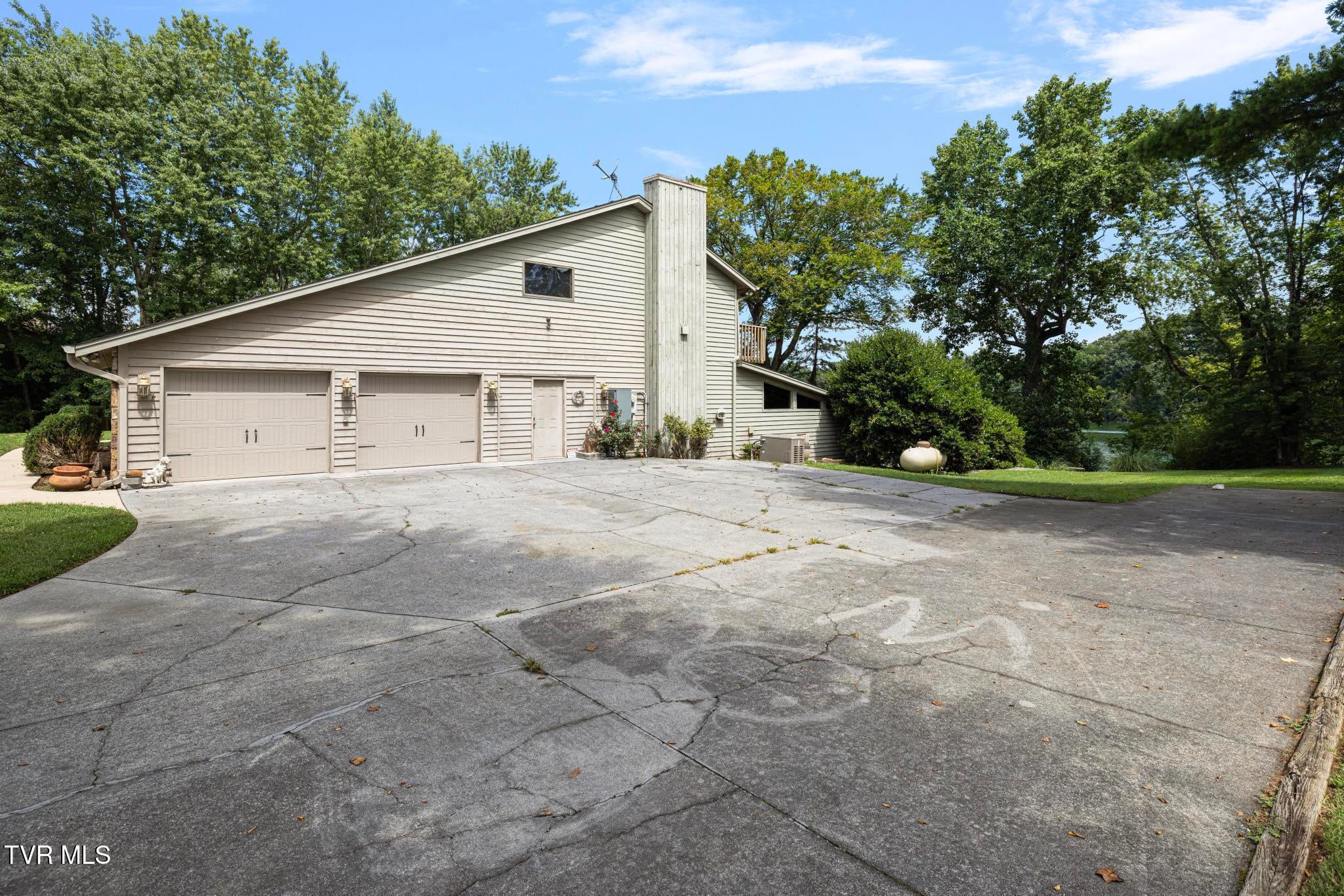 Gray, Tennessee, 37615, United States, 4 Bedrooms Bedrooms, ,5 BathroomsBathrooms,Residential,Active,1904698