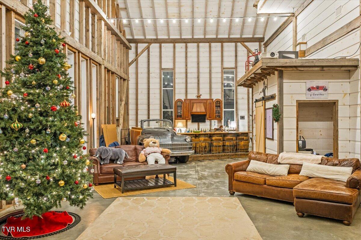 Johnson City, Tennessee, 37604, United States, 5 Bedrooms Bedrooms, ,6 BathroomsBathrooms,Residential,Active,2013176