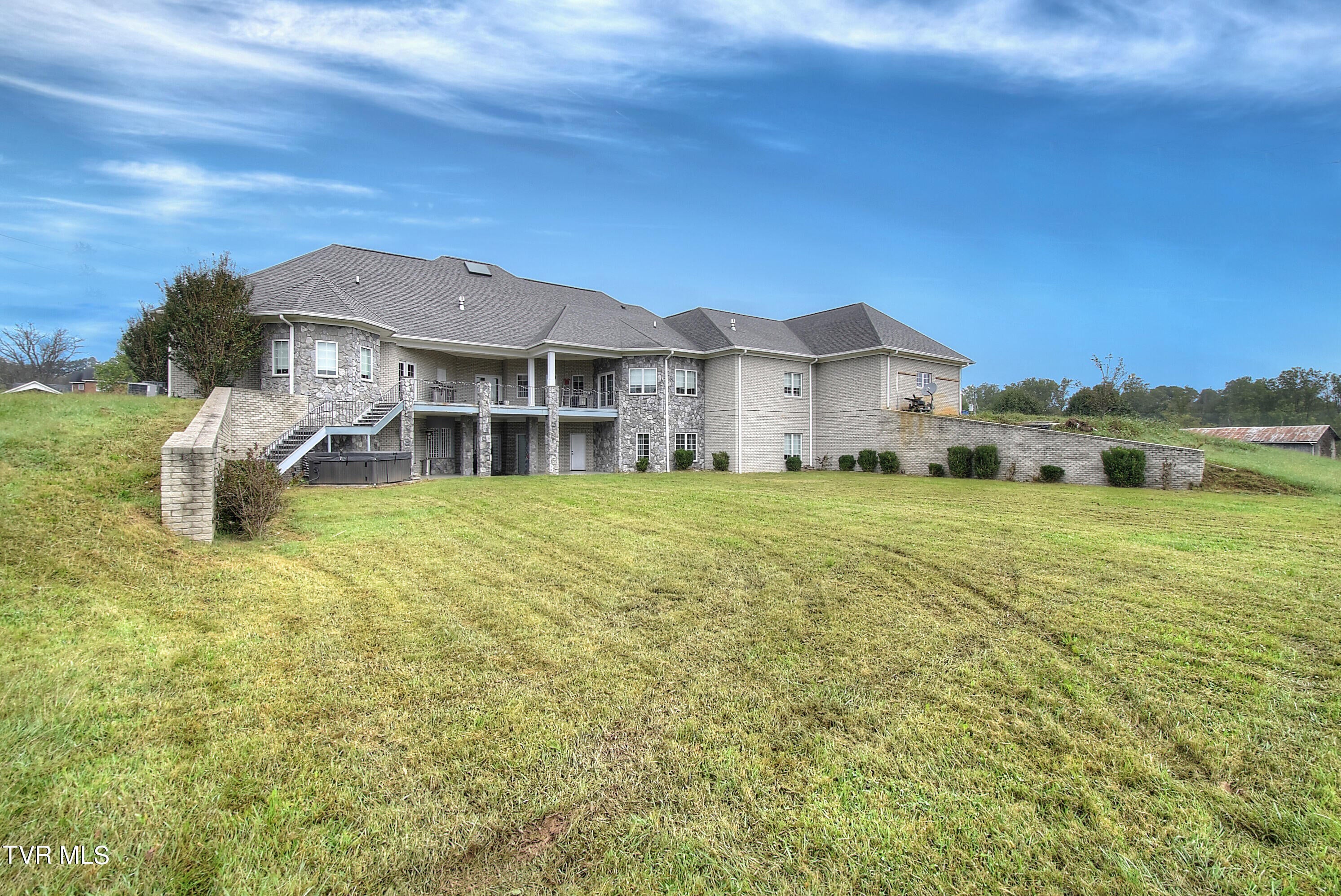 Greeneville, Tennessee, 37745, United States, 6 Bedrooms Bedrooms, ,8 BathroomsBathrooms,Residential,Active,1769938