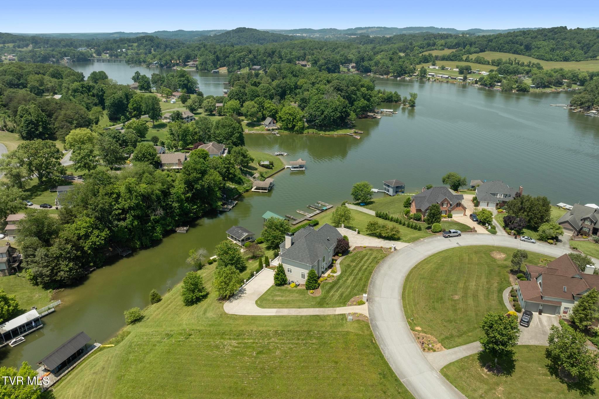 Piney Flats, Tennessee, 37686, United States, 5 Bedrooms Bedrooms, ,5 BathroomsBathrooms,Residential,Active,1849555