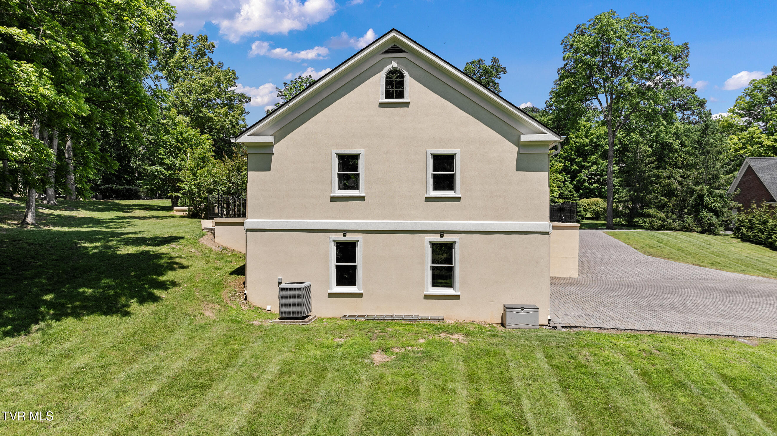 Blountville, Tennessee, 37617, United States, 8 Bedrooms Bedrooms, ,8 BathroomsBathrooms,Residential,Active,2007073