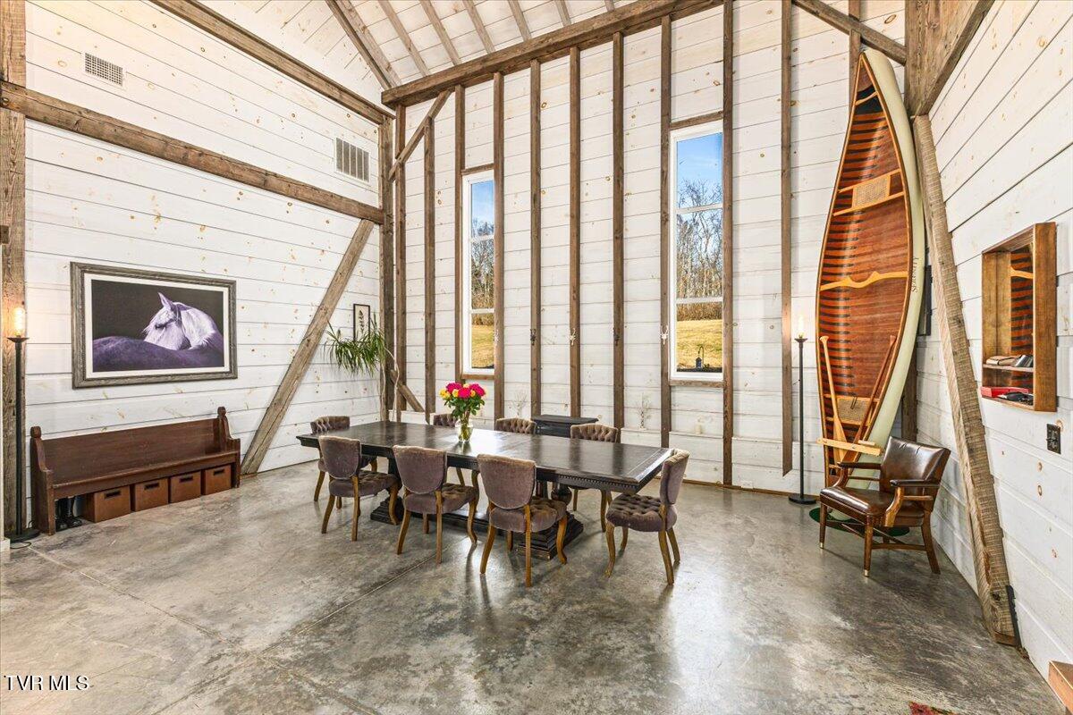 Johnson City, Tennessee, 37604, United States, 5 Bedrooms Bedrooms, ,6 BathroomsBathrooms,Residential,Active,2013176