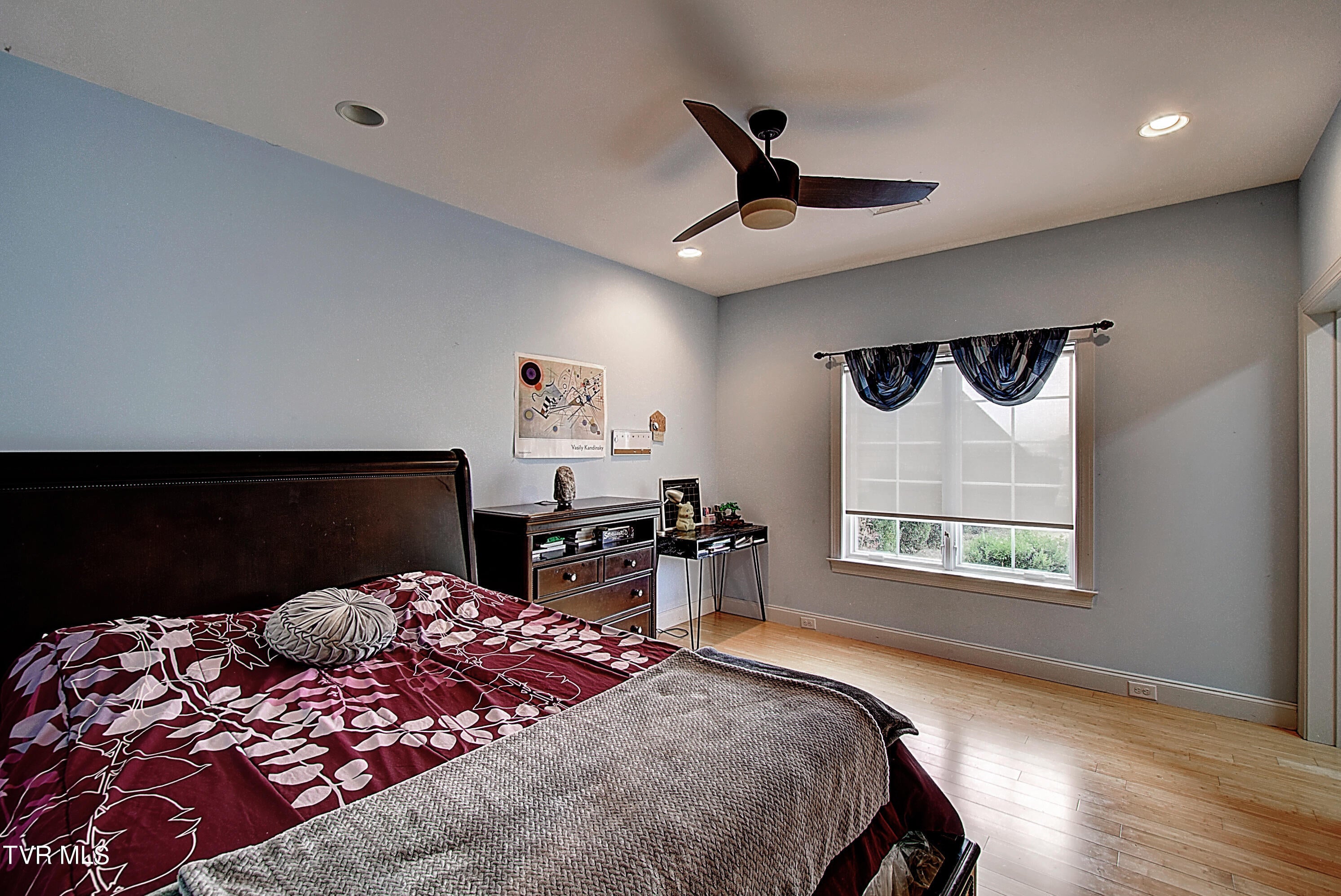 Greeneville, Tennessee, 37745, United States, 6 Bedrooms Bedrooms, ,8 BathroomsBathrooms,Residential,Active,1769938