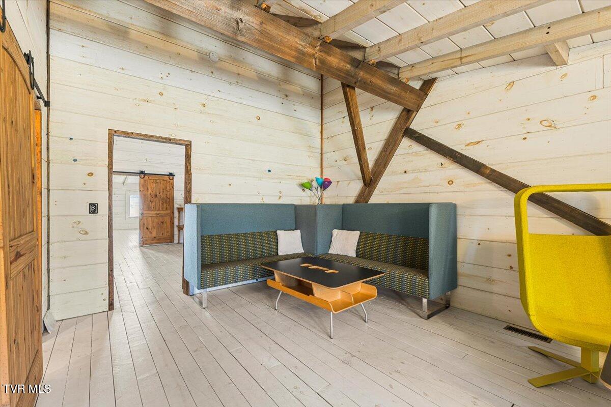 Johnson City, Tennessee, 37604, United States, 5 Bedrooms Bedrooms, ,6 BathroomsBathrooms,Residential,Active,2013176