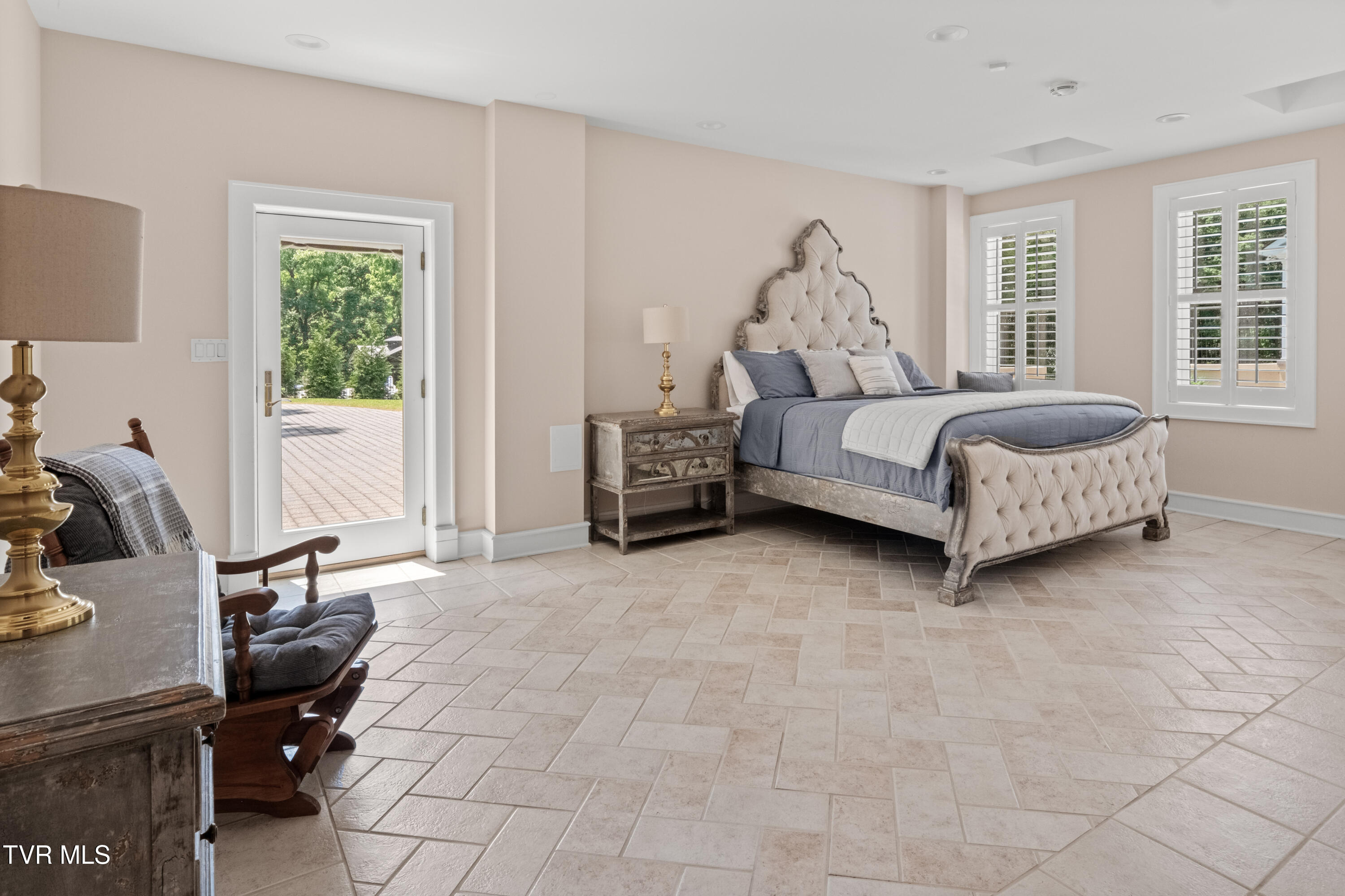 Blountville, Tennessee, 37617, United States, 8 Bedrooms Bedrooms, ,8 BathroomsBathrooms,Residential,Active,2007073