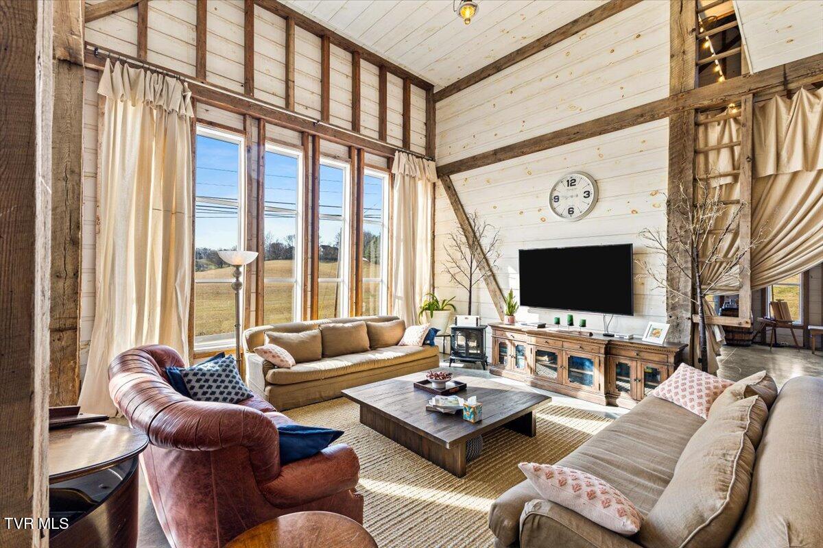 Johnson City, Tennessee, 37604, United States, 5 Bedrooms Bedrooms, ,6 BathroomsBathrooms,Residential,Active,2013176