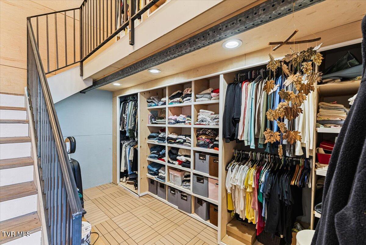 Johnson City, Tennessee, 37604, United States, 5 Bedrooms Bedrooms, ,6 BathroomsBathrooms,Residential,Active,2013176