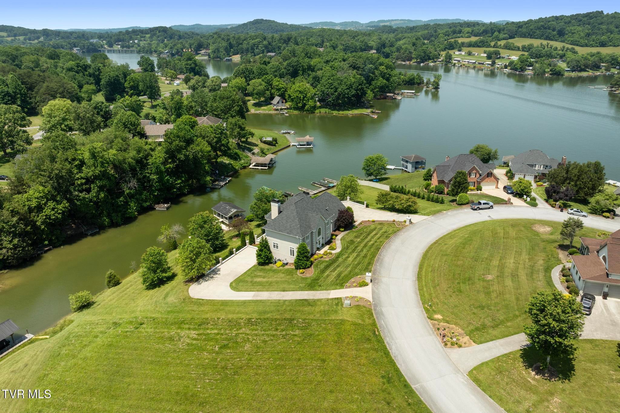 Piney Flats, Tennessee, 37686, United States, 5 Bedrooms Bedrooms, ,5 BathroomsBathrooms,Residential,Active,1849555