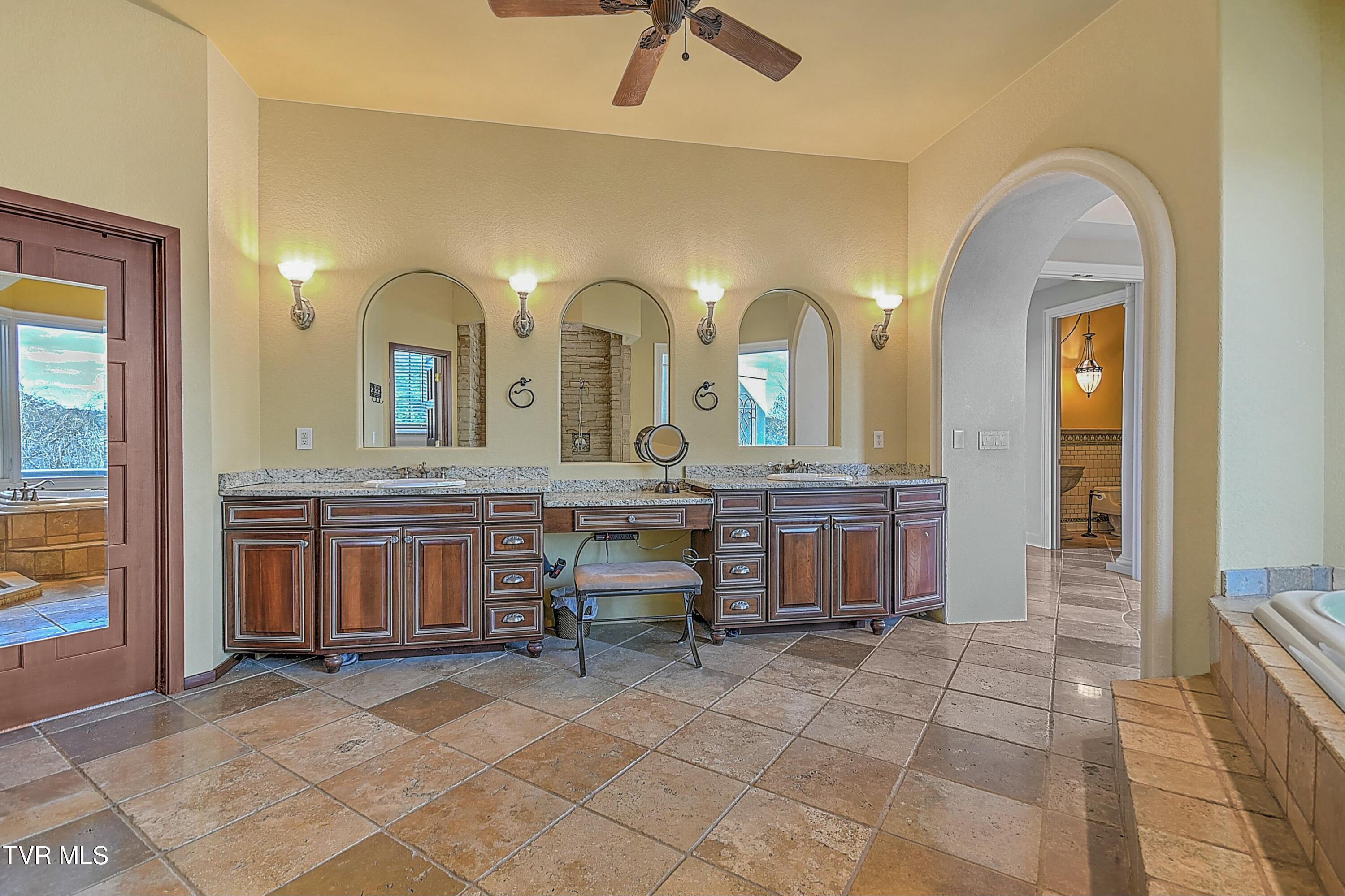 Johnson City, Tennessee, 37615, United States, ,6 BathroomsBathrooms,Residential,Active,1773218