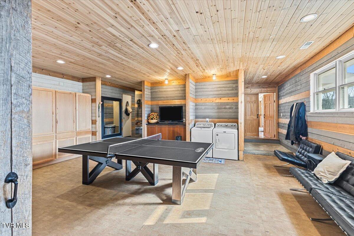 Johnson City, Tennessee, 37604, United States, 5 Bedrooms Bedrooms, ,6 BathroomsBathrooms,Residential,Active,2013176