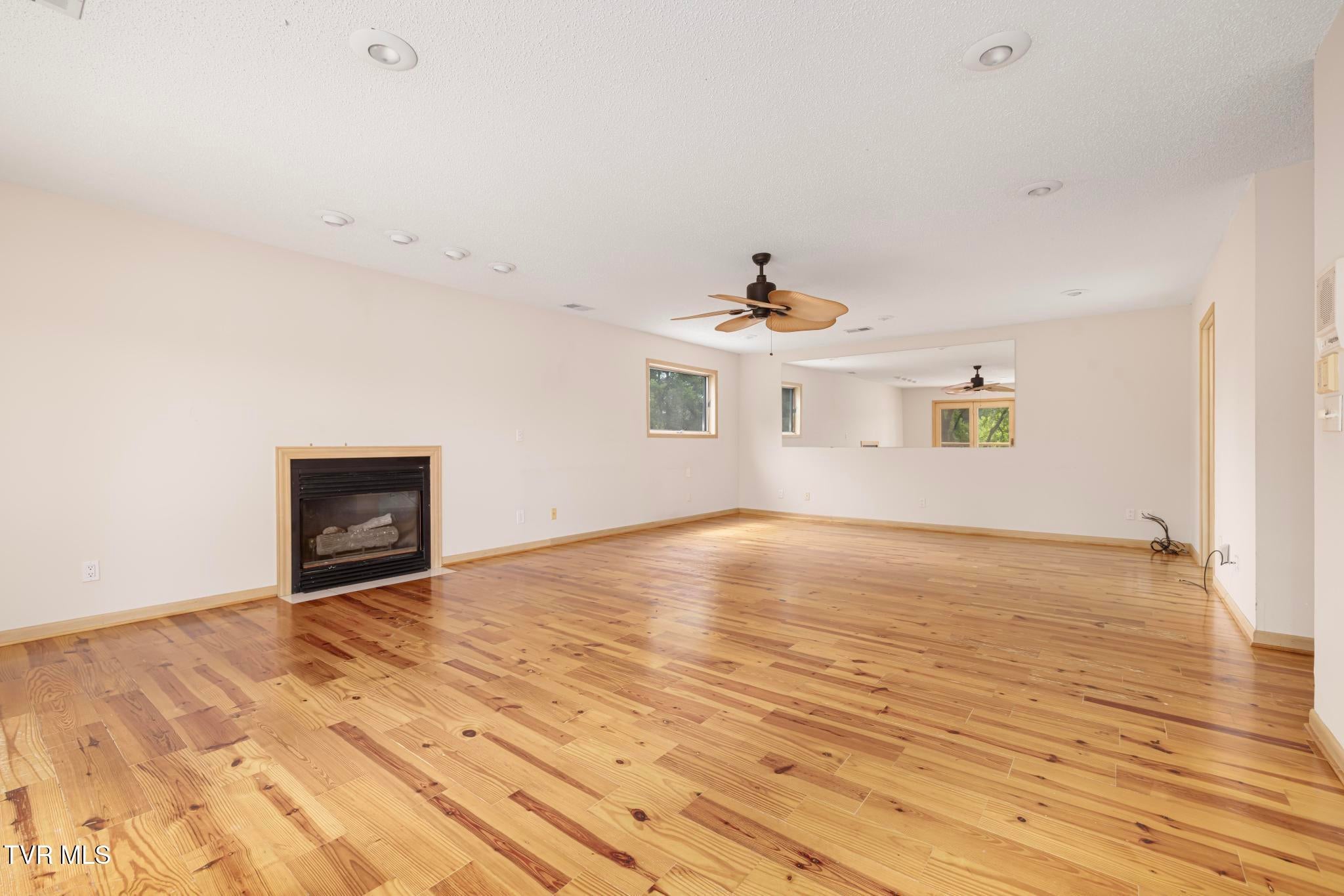 Gray, Tennessee, 37615, United States, 4 Bedrooms Bedrooms, ,5 BathroomsBathrooms,Residential,Active,1904698