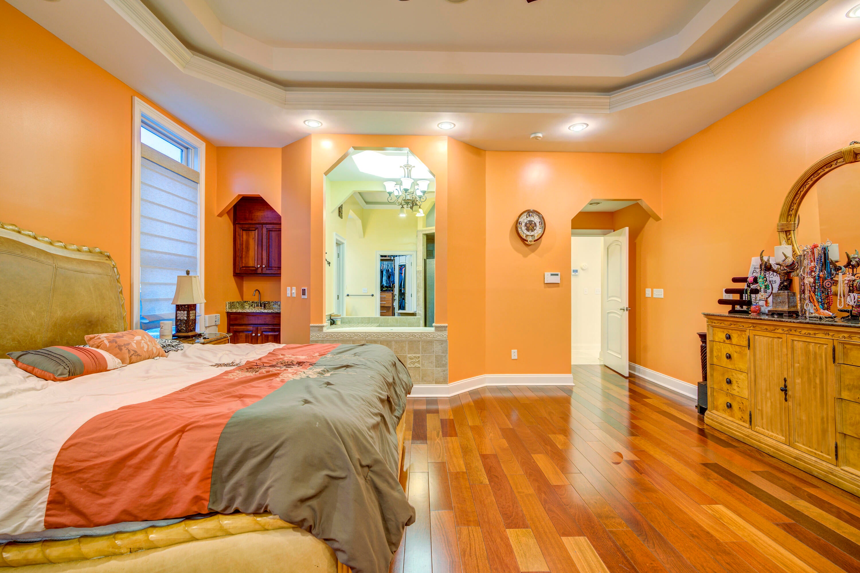 Johnson City, Tennessee, 37601, United States, ,11 BathroomsBathrooms,Residential,Active,1769538