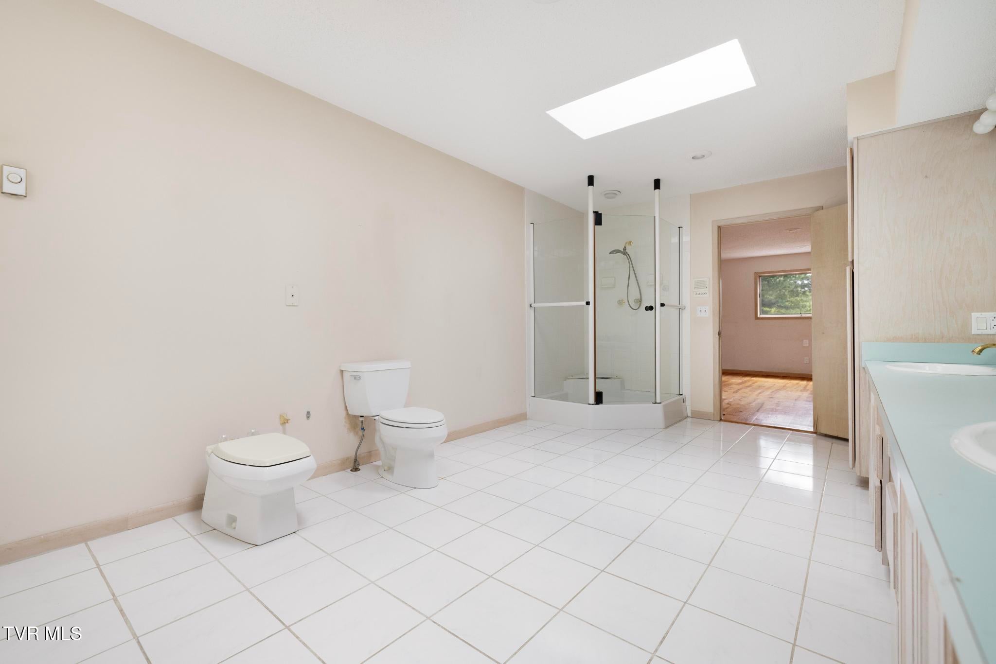 Gray, Tennessee, 37615, United States, 4 Bedrooms Bedrooms, ,5 BathroomsBathrooms,Residential,Active,1904698