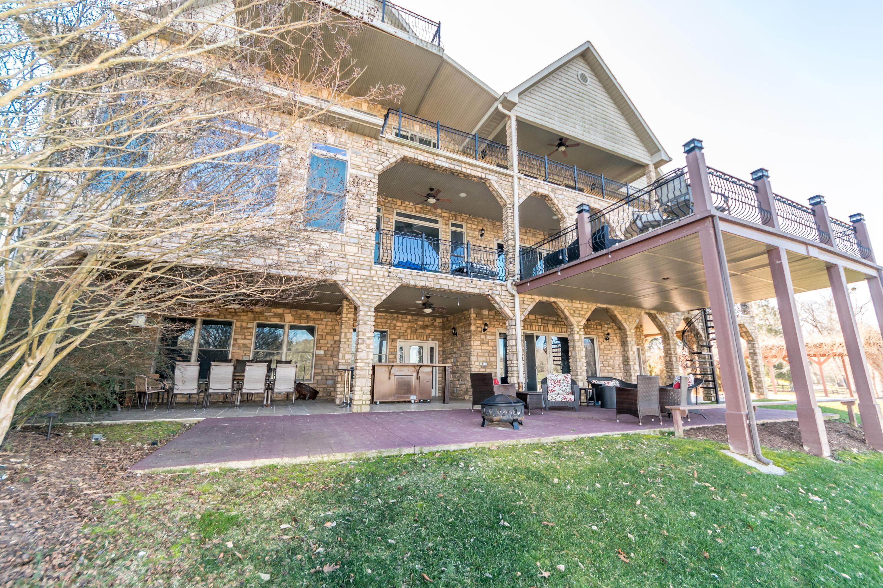 Johnson City, Tennessee, 37601, United States, ,11 BathroomsBathrooms,Residential,Active,1769538