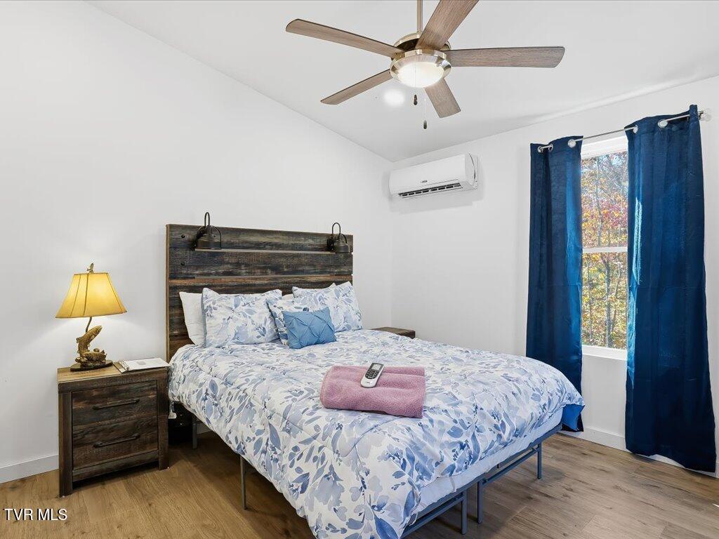 New Tazewell, Tennessee, 37825, United States, 2 Bedrooms Bedrooms, ,2 BathroomsBathrooms,Residential,Active,2007647