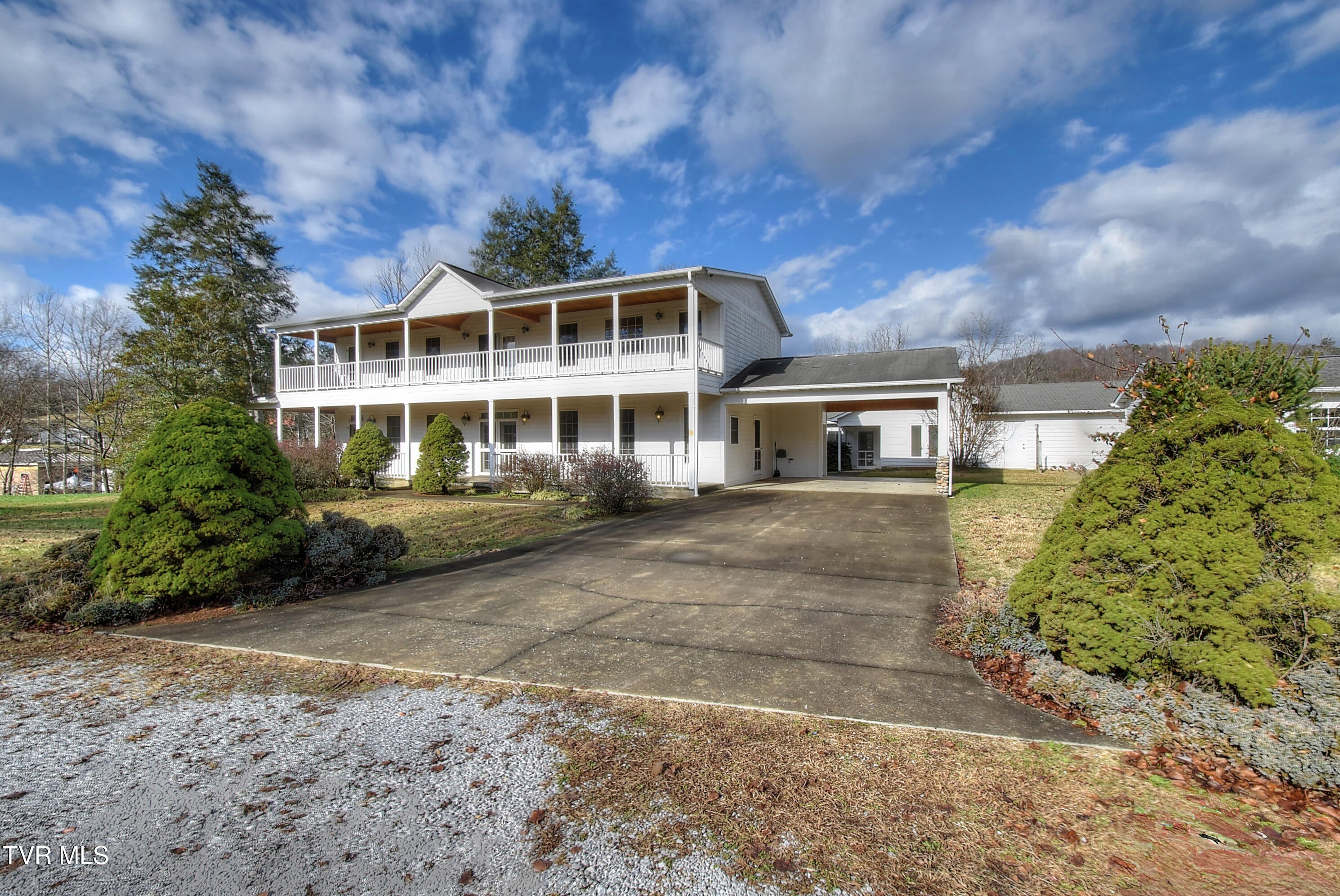 Johnson City, Tennessee, 37601, United States, 4 Bedrooms Bedrooms, ,3 BathroomsBathrooms,Residential,Active,1999331