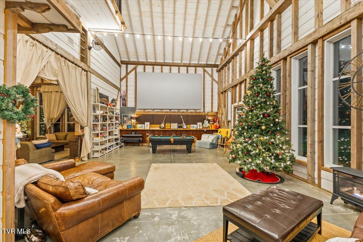 Johnson City, Tennessee, 37604, United States, 5 Bedrooms Bedrooms, ,6 BathroomsBathrooms,Residential,Active,2013176