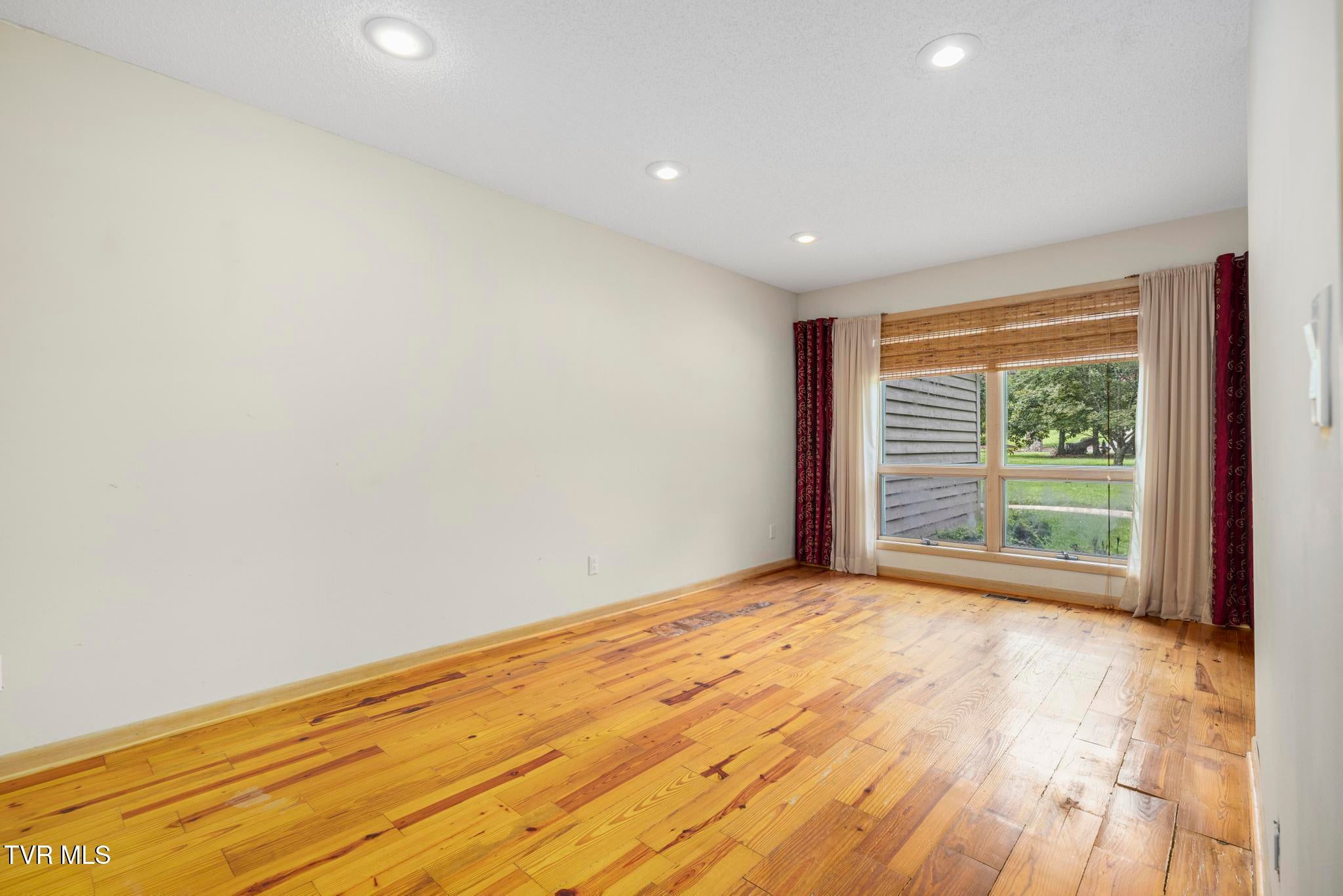 Gray, Tennessee, 37615, United States, 4 Bedrooms Bedrooms, ,5 BathroomsBathrooms,Residential,Active,1904698