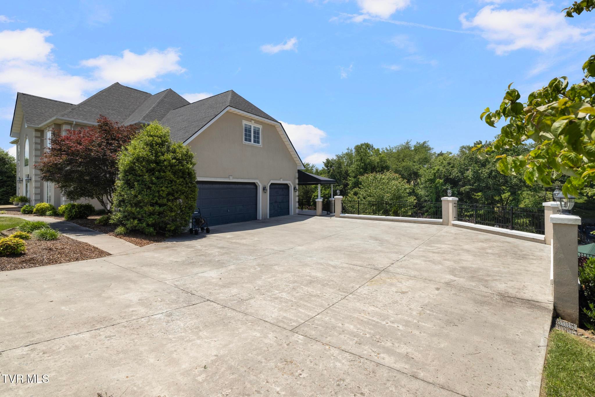 Piney Flats, Tennessee, 37686, United States, 5 Bedrooms Bedrooms, ,5 BathroomsBathrooms,Residential,Active,1849555