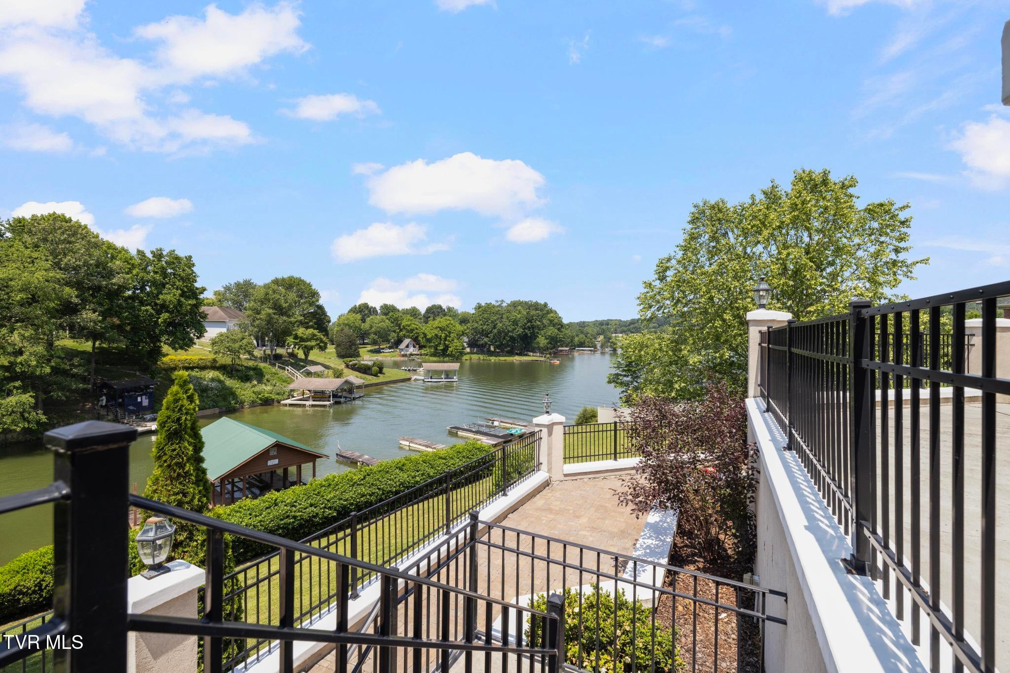 Piney Flats, Tennessee, 37686, United States, 5 Bedrooms Bedrooms, ,5 BathroomsBathrooms,Residential,Active,1849555