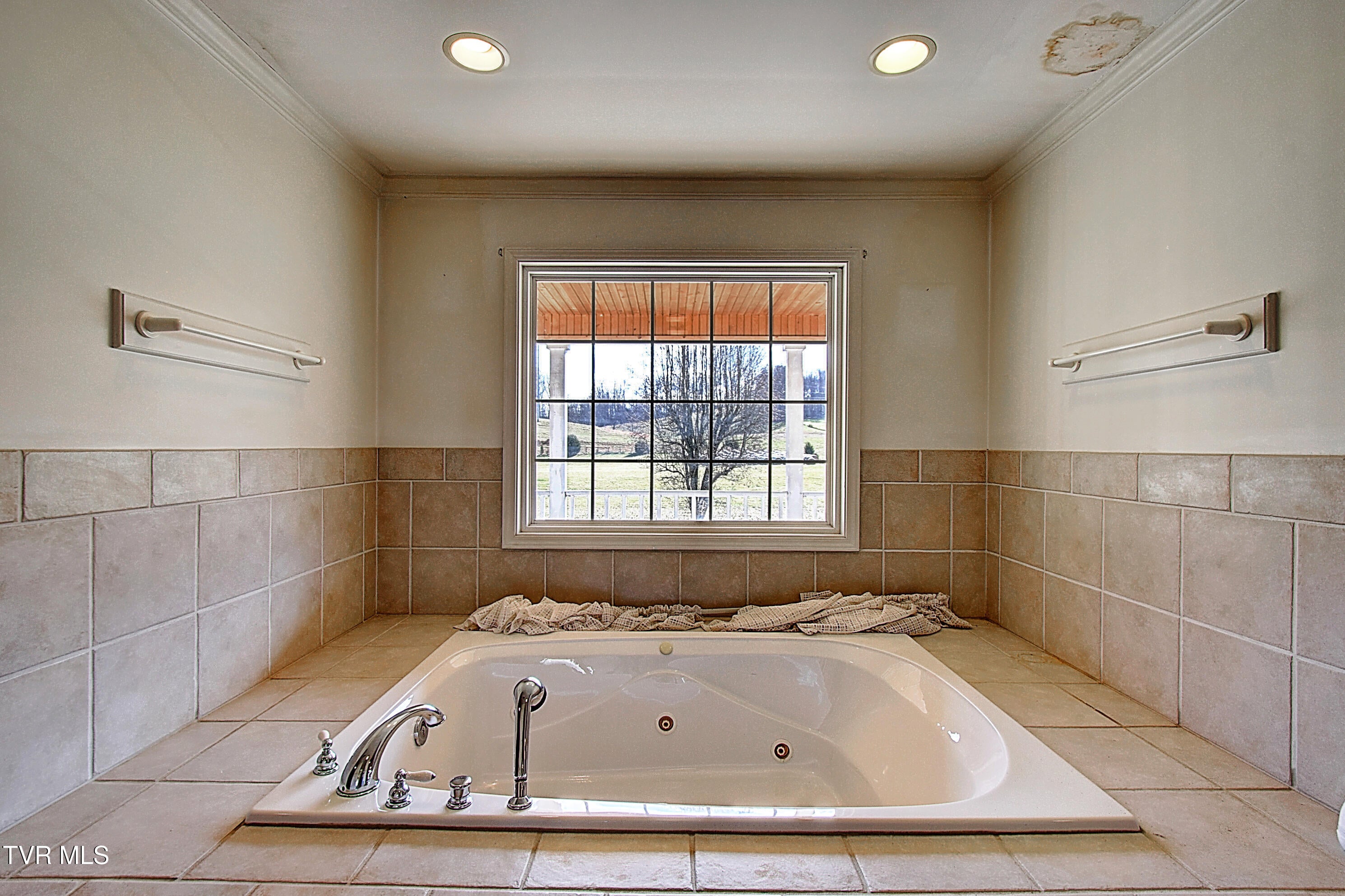 Johnson City, Tennessee, 37601, United States, 4 Bedrooms Bedrooms, ,3 BathroomsBathrooms,Residential,Active,1999331