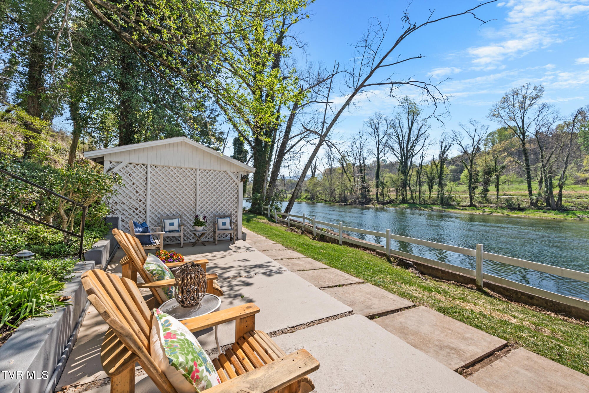 Bristol, Tennessee, 37620, United States, 3 Bedrooms Bedrooms, ,3 BathroomsBathrooms,Residential,Active,2007074