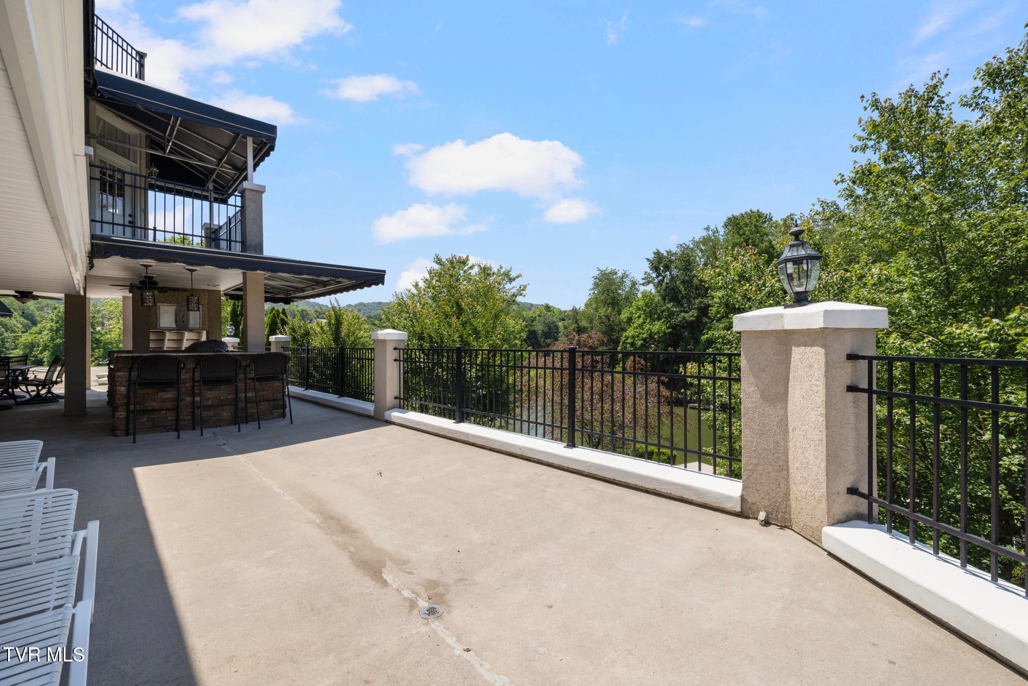 Piney Flats, Tennessee, 37686, United States, 5 Bedrooms Bedrooms, ,5 BathroomsBathrooms,Residential,Active,1849555